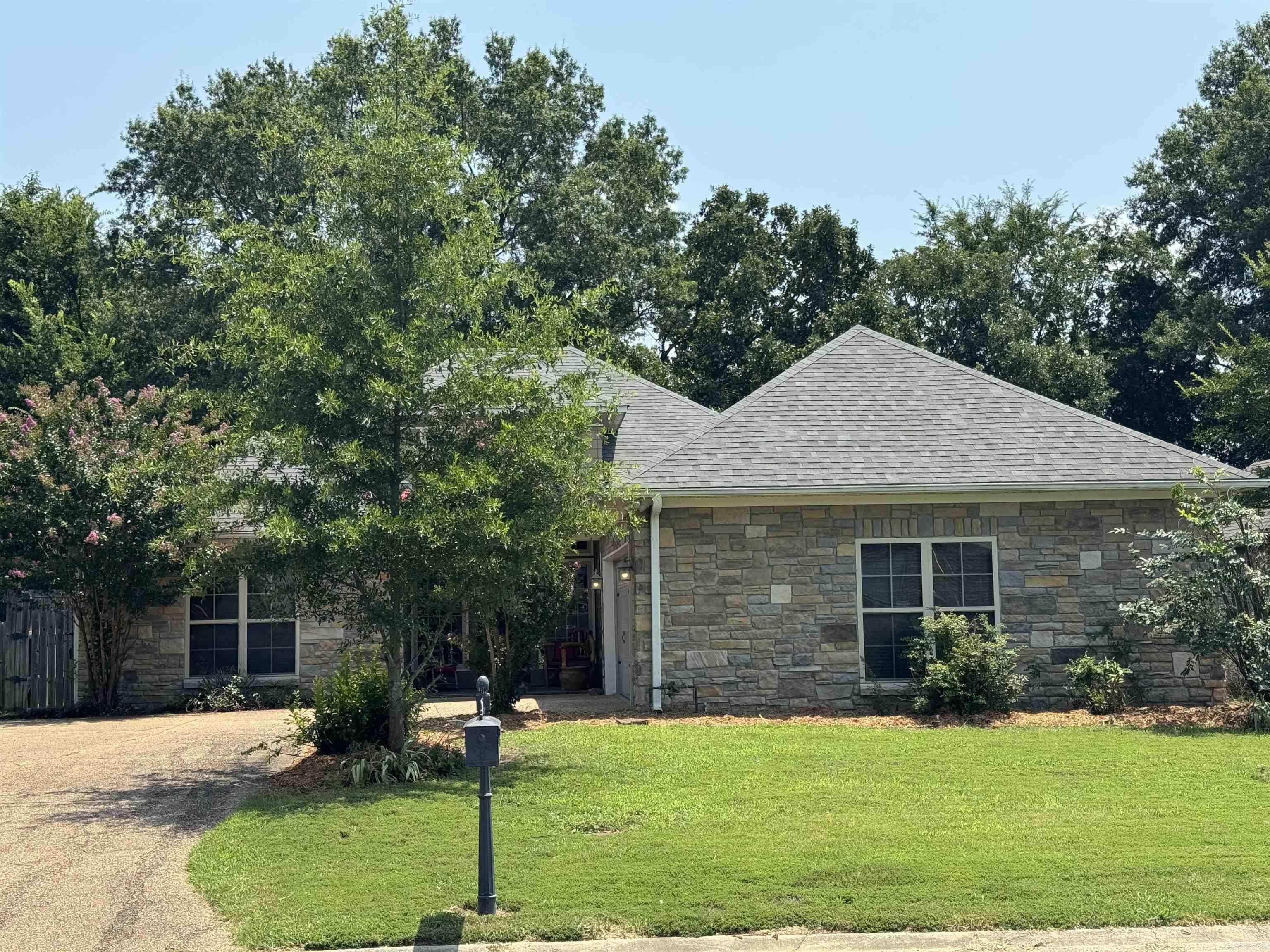 CANTERBURY PLACE - Residential