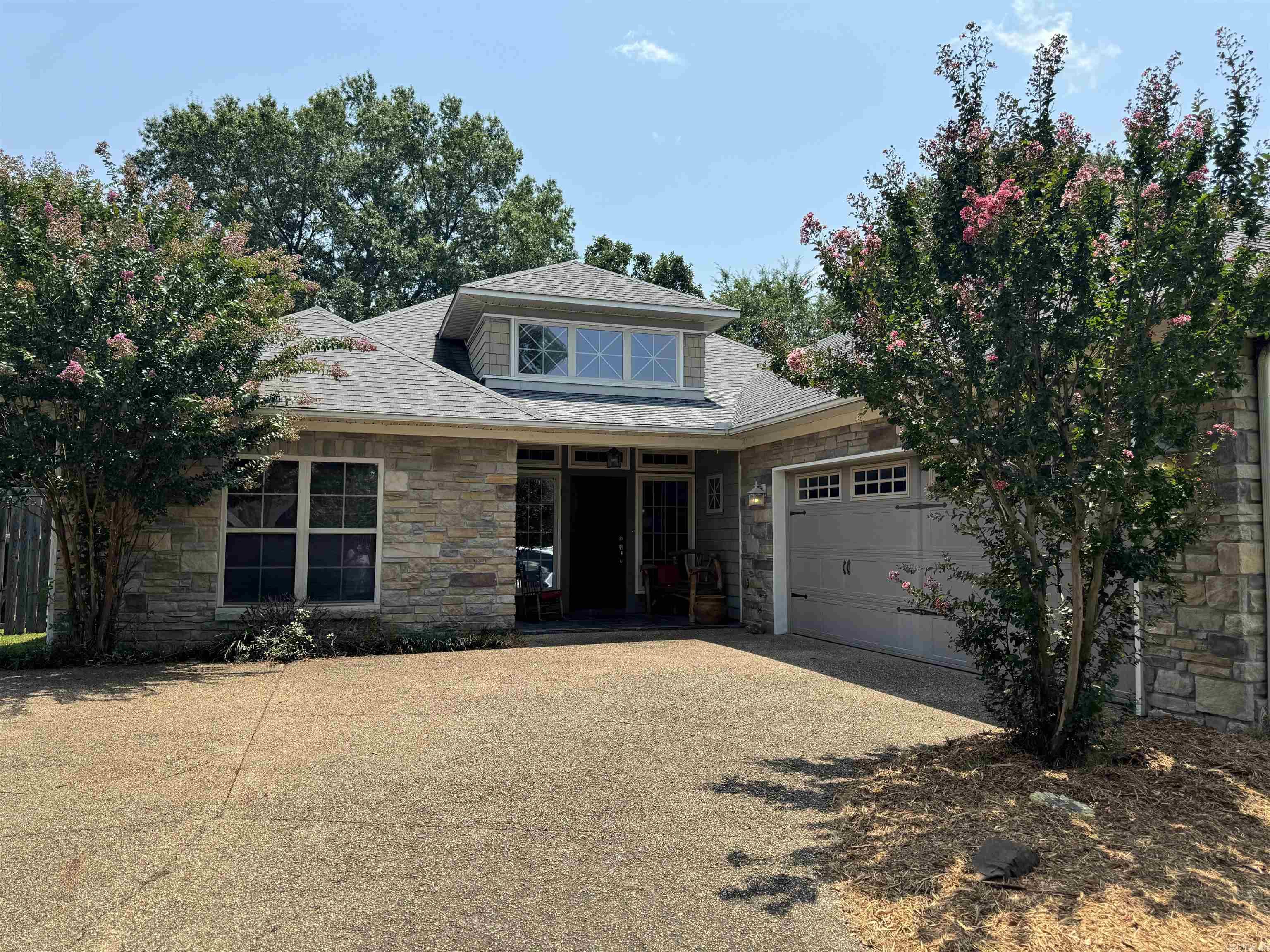 CANTERBURY PLACE - Residential