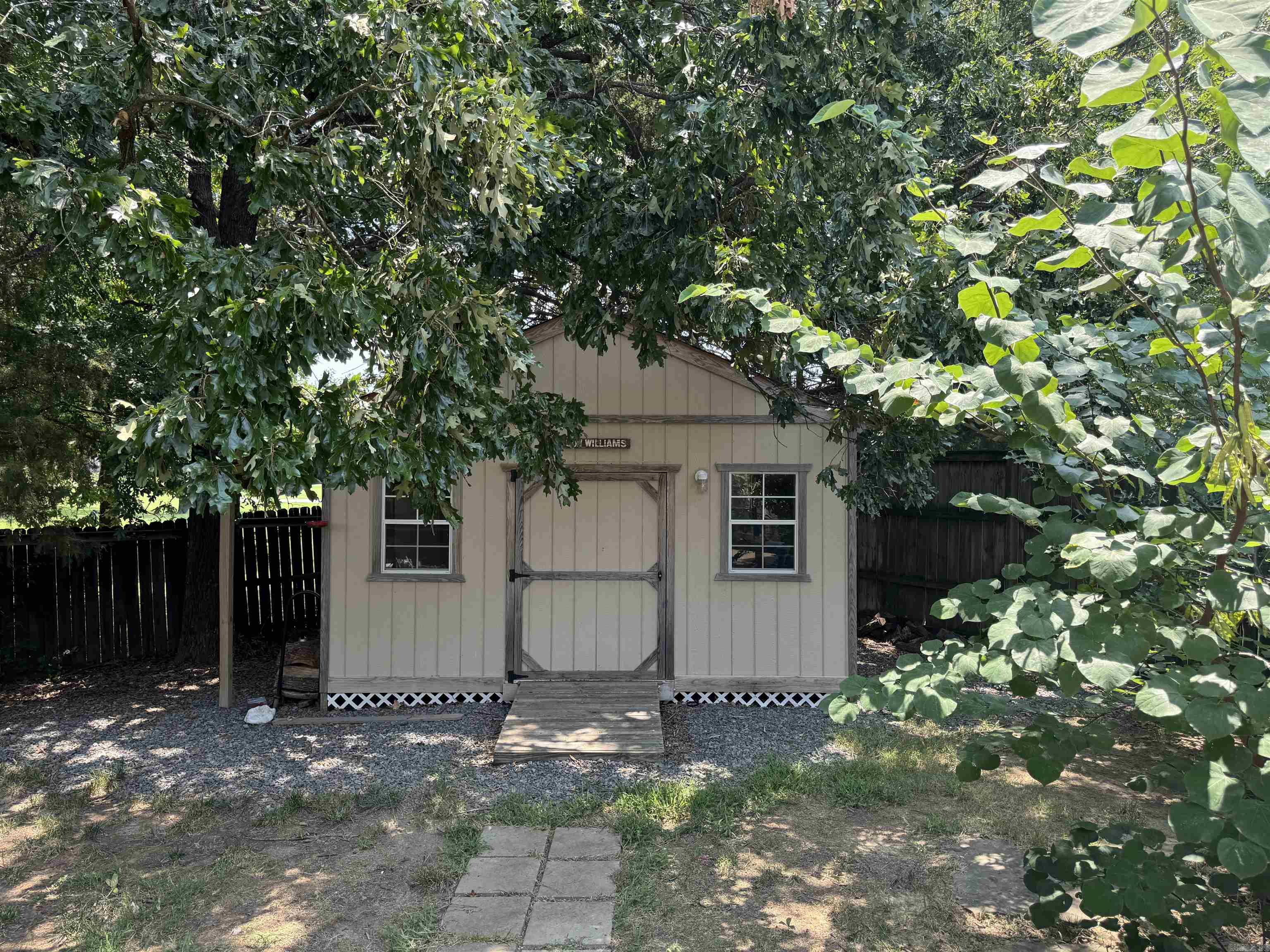 CANTERBURY PLACE - Residential