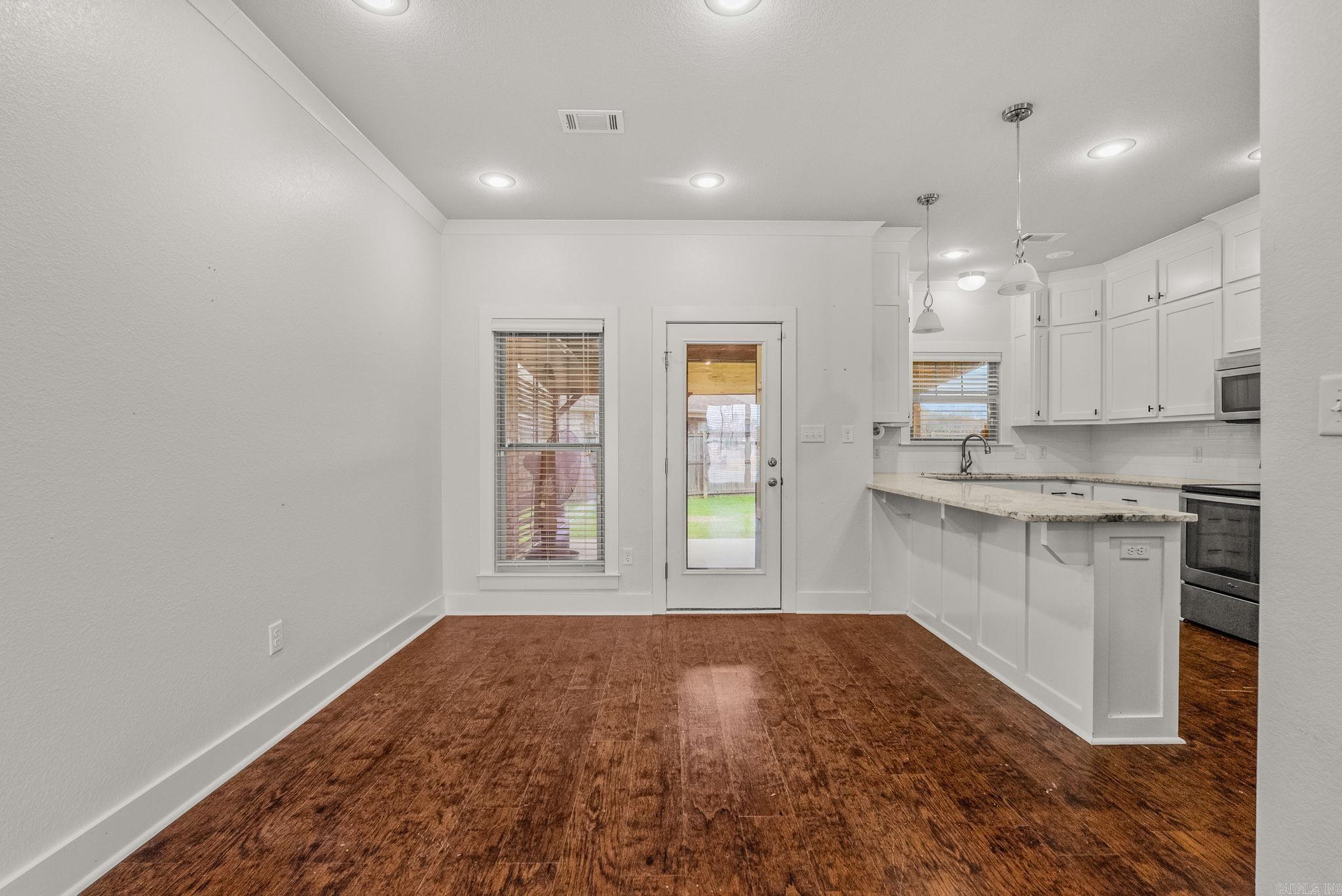 JEWELS ESTATES - Residential