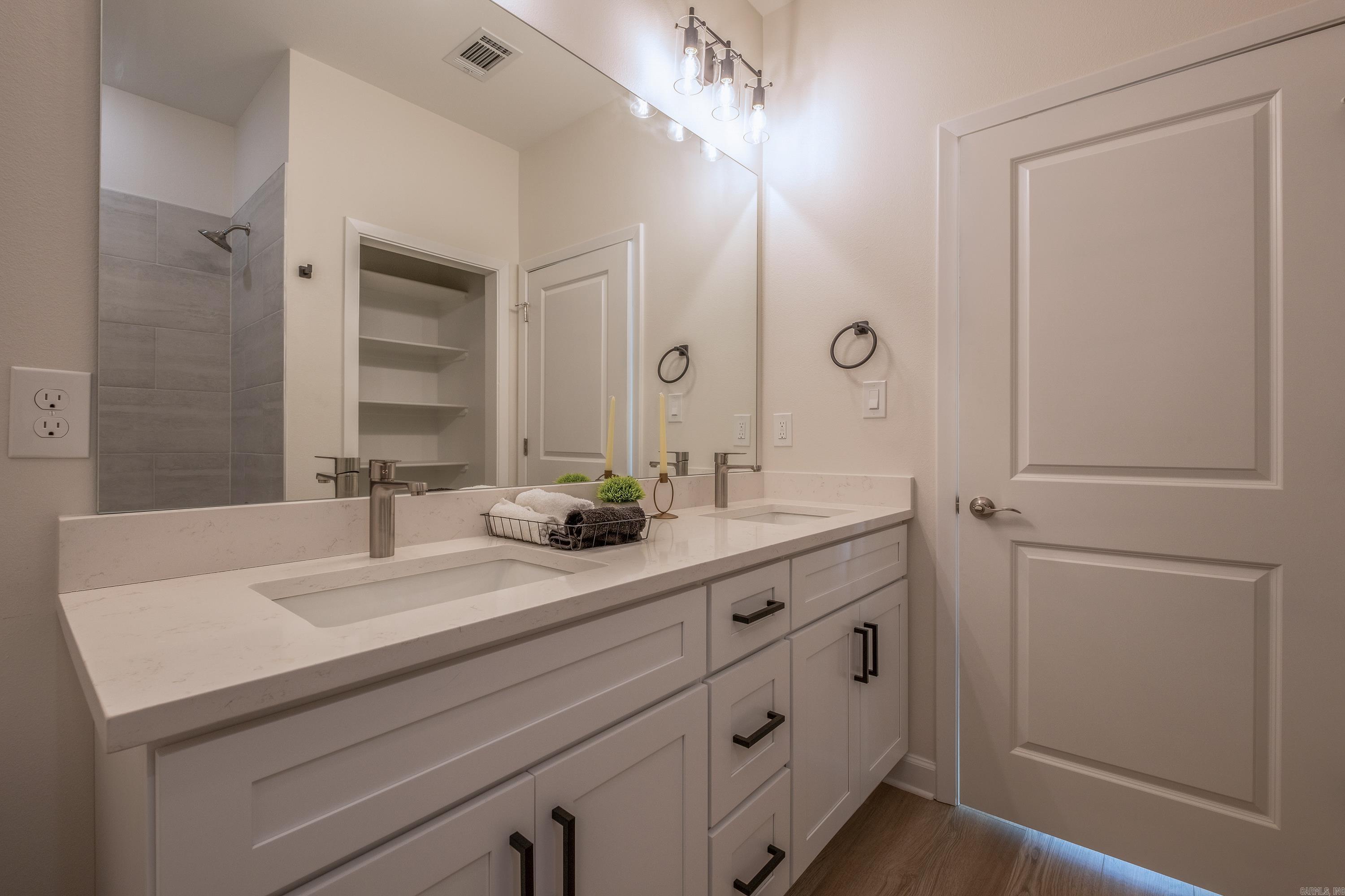 WALNUT VALLEY - Residential