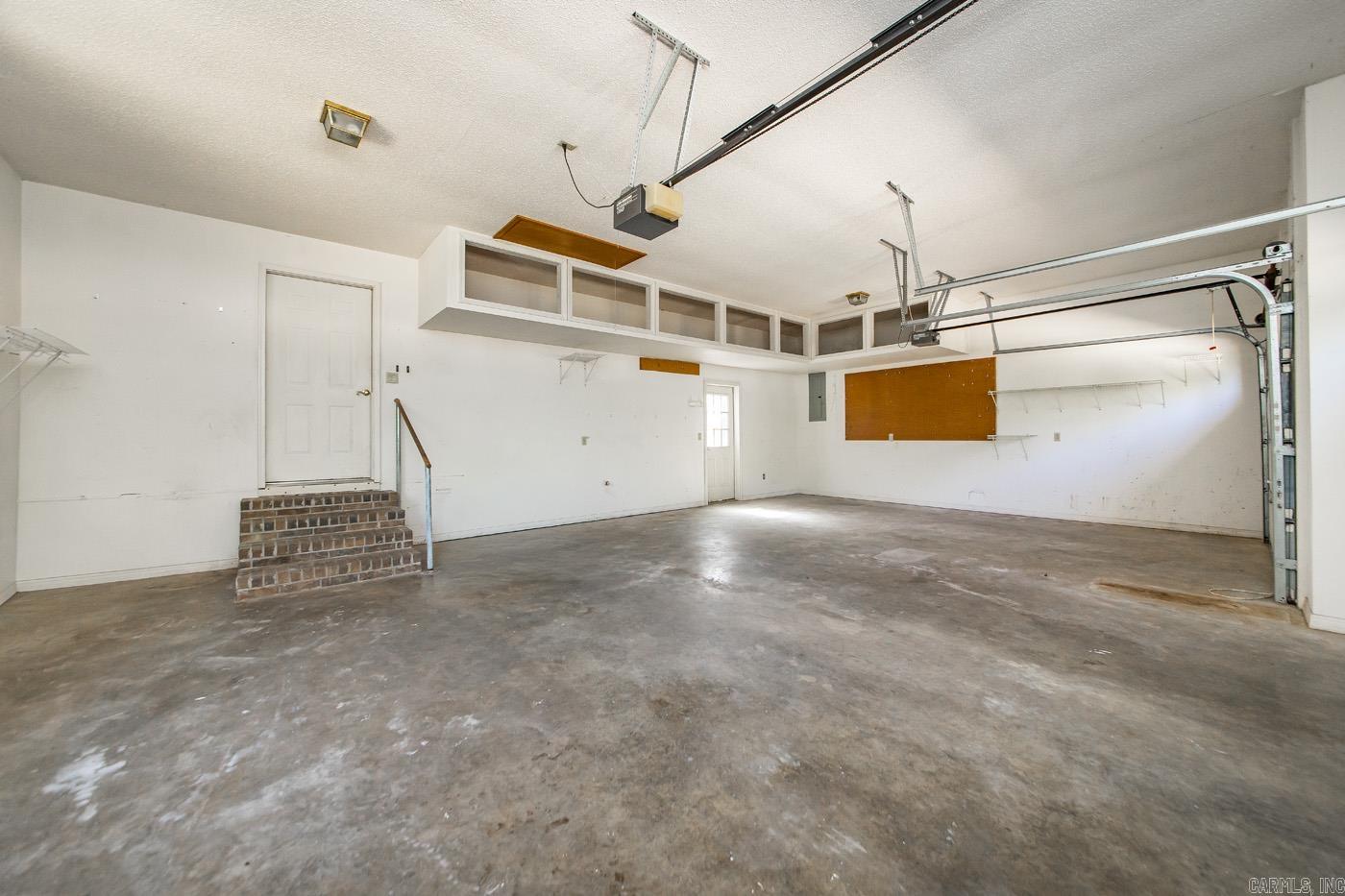 INDIAN HILLS - Residential