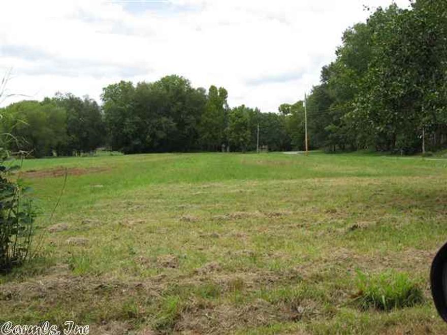 Beautiful riverfront lot just below Mossy Shoals.  The water is shallow enough for wading and deep enough for a dock.  The 3 lots across the street once were the site of a world class garden.  The riverfront lot is approx .5 acre and the lots across the street are approx. 1 and 1/3 acres.  Needless to say that the fishing is the best on the river.