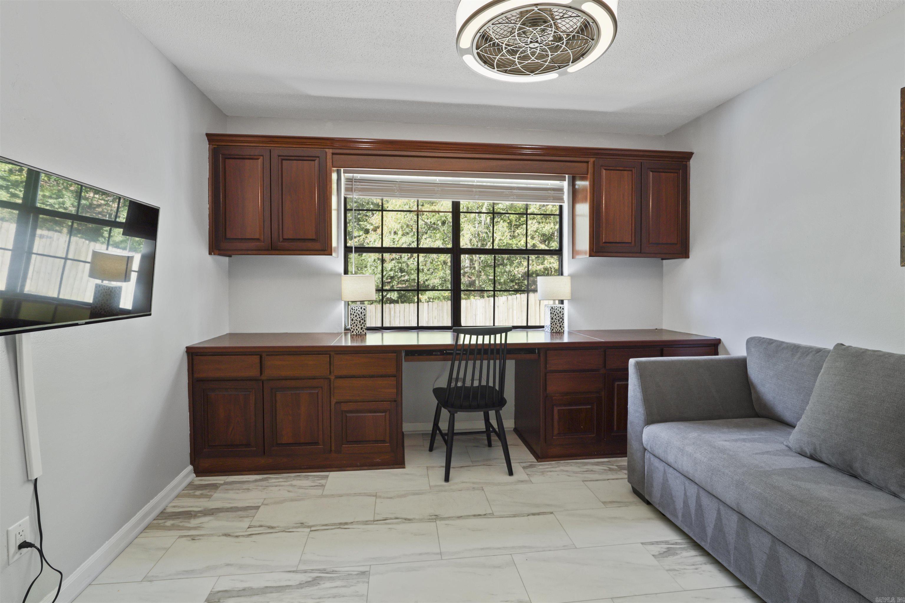 MARLOWE MANOR - Residential