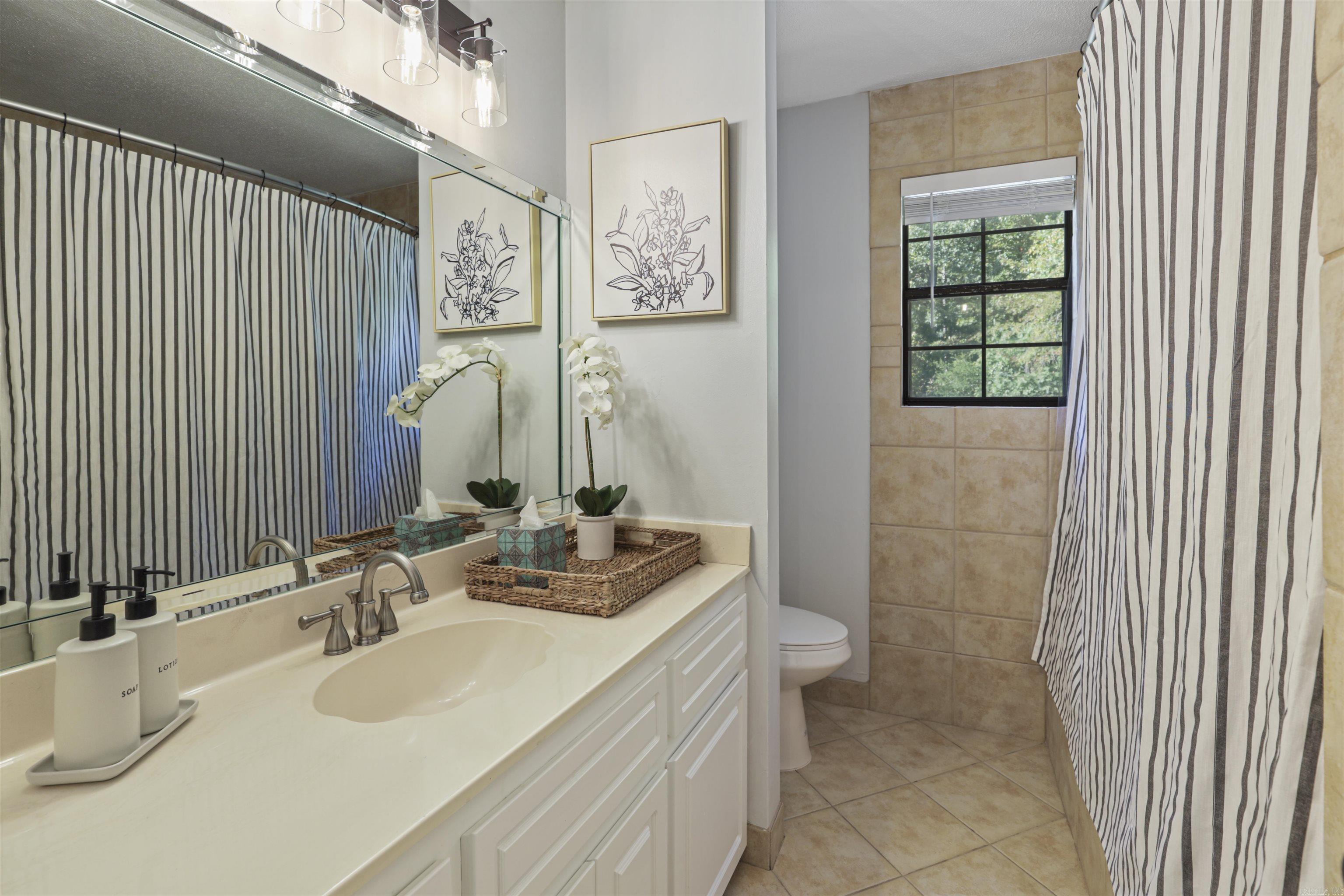 MARLOWE MANOR - Residential