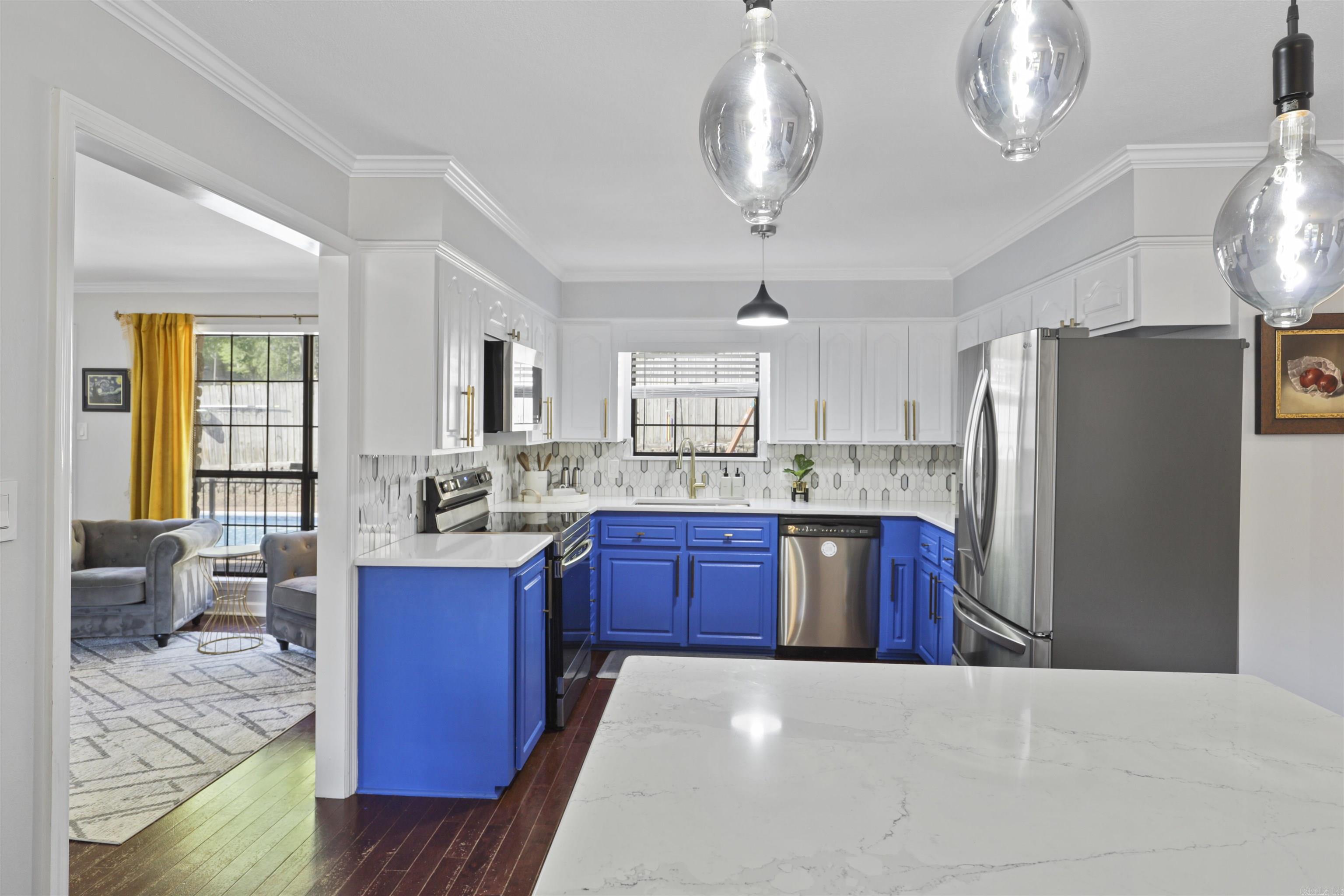 MARLOWE MANOR - Residential