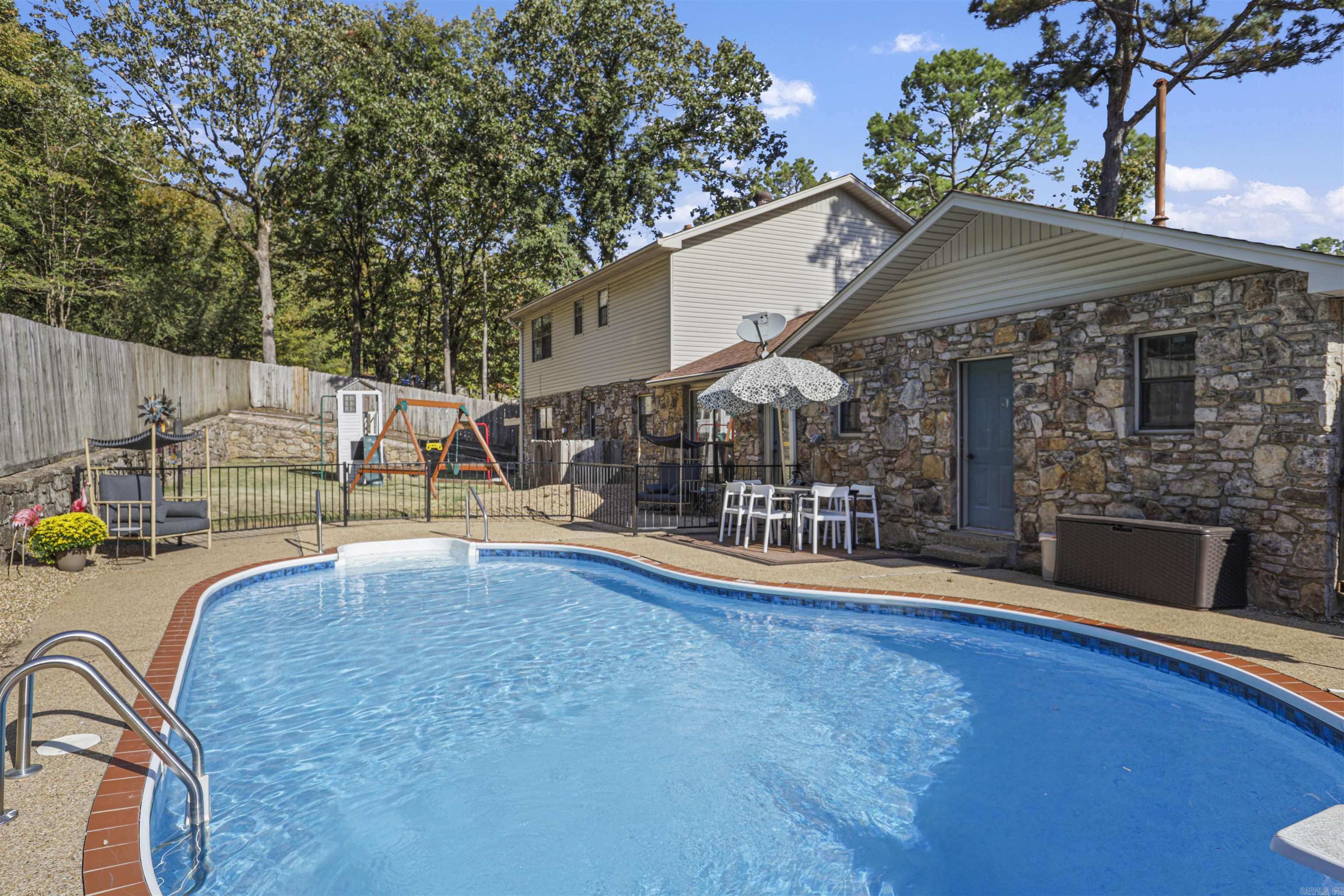 MARLOWE MANOR - Residential