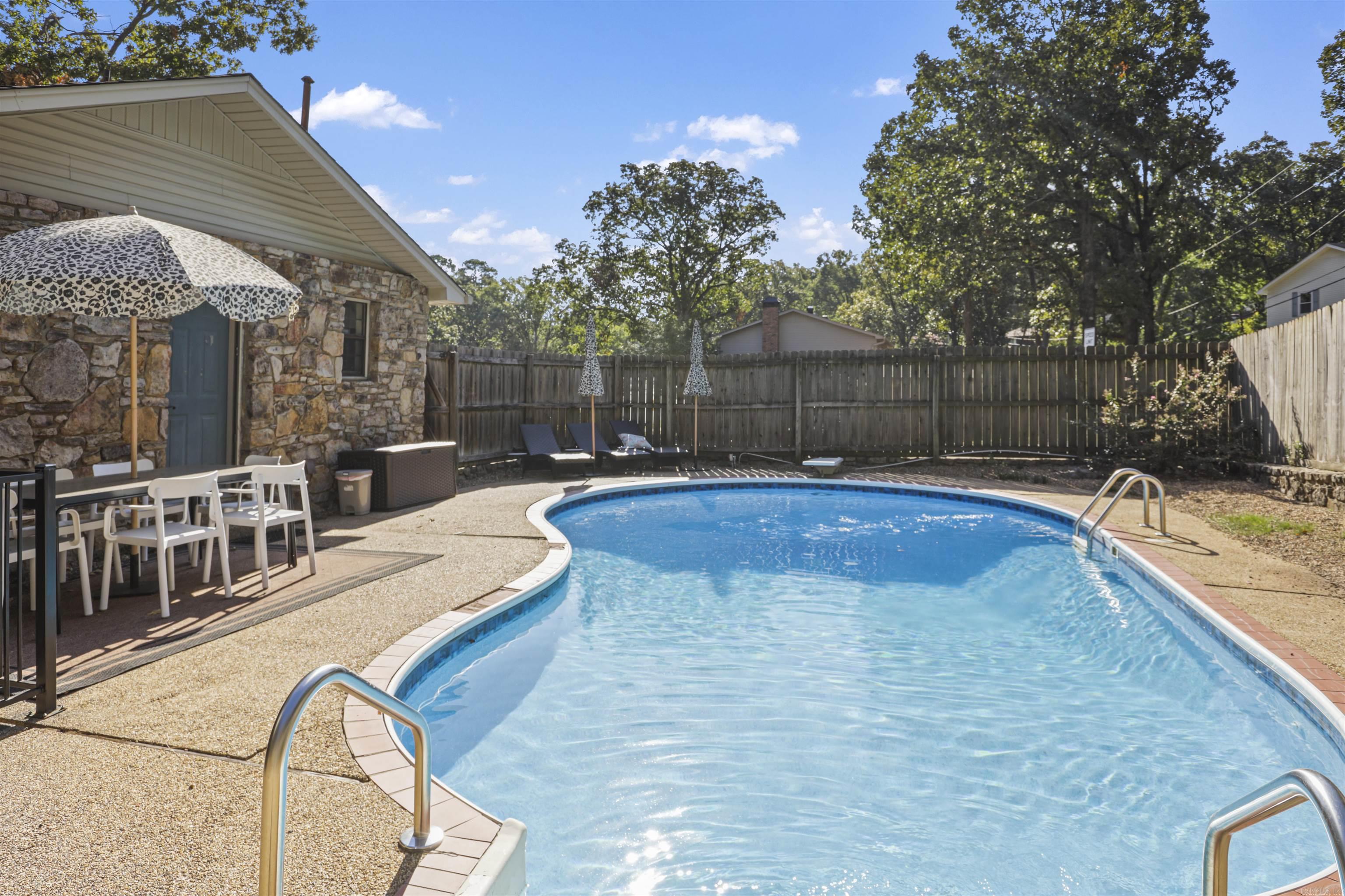 MARLOWE MANOR - Residential