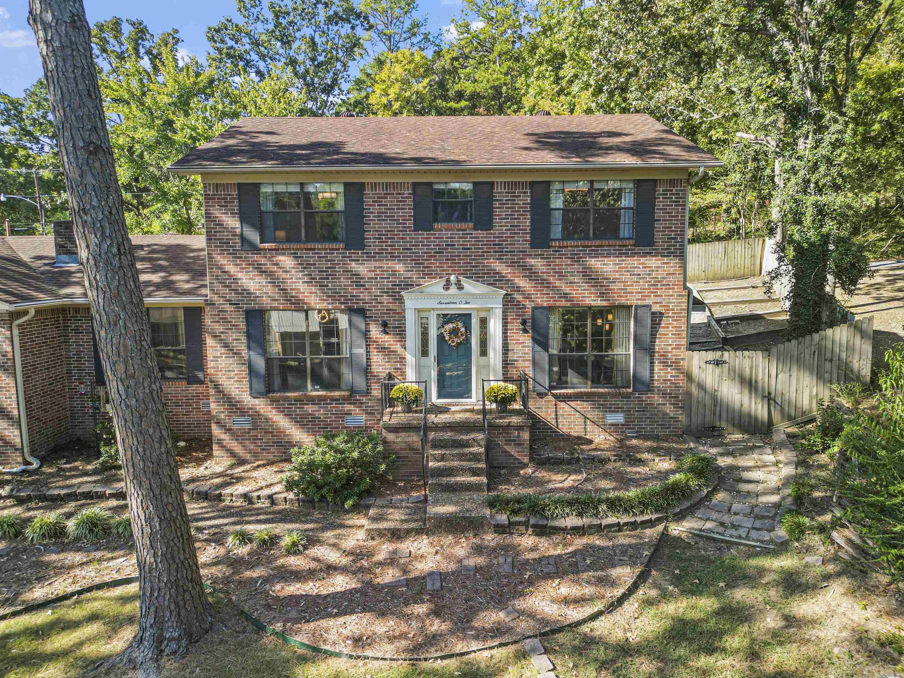 MARLOWE MANOR - Residential