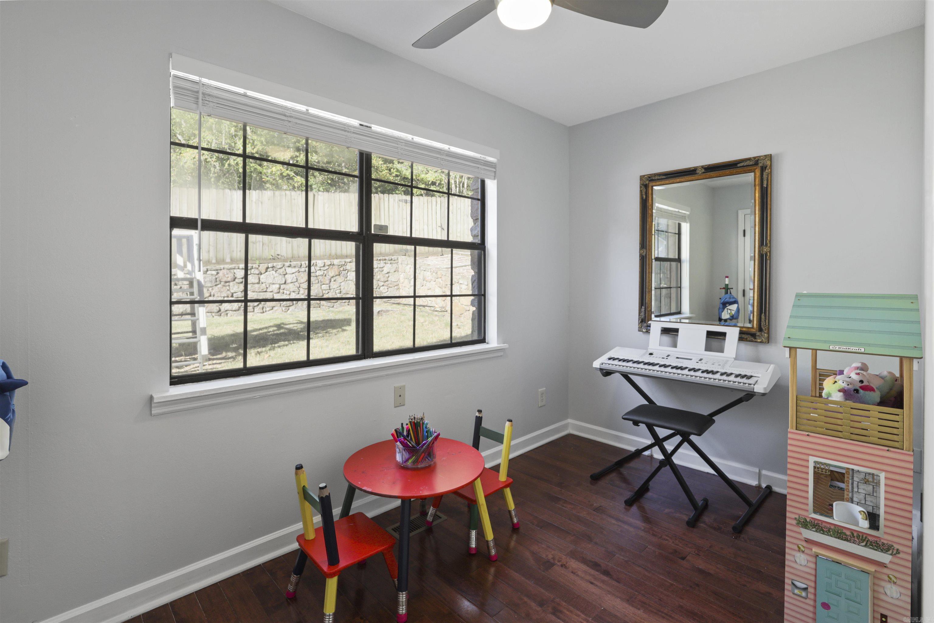 MARLOWE MANOR - Residential