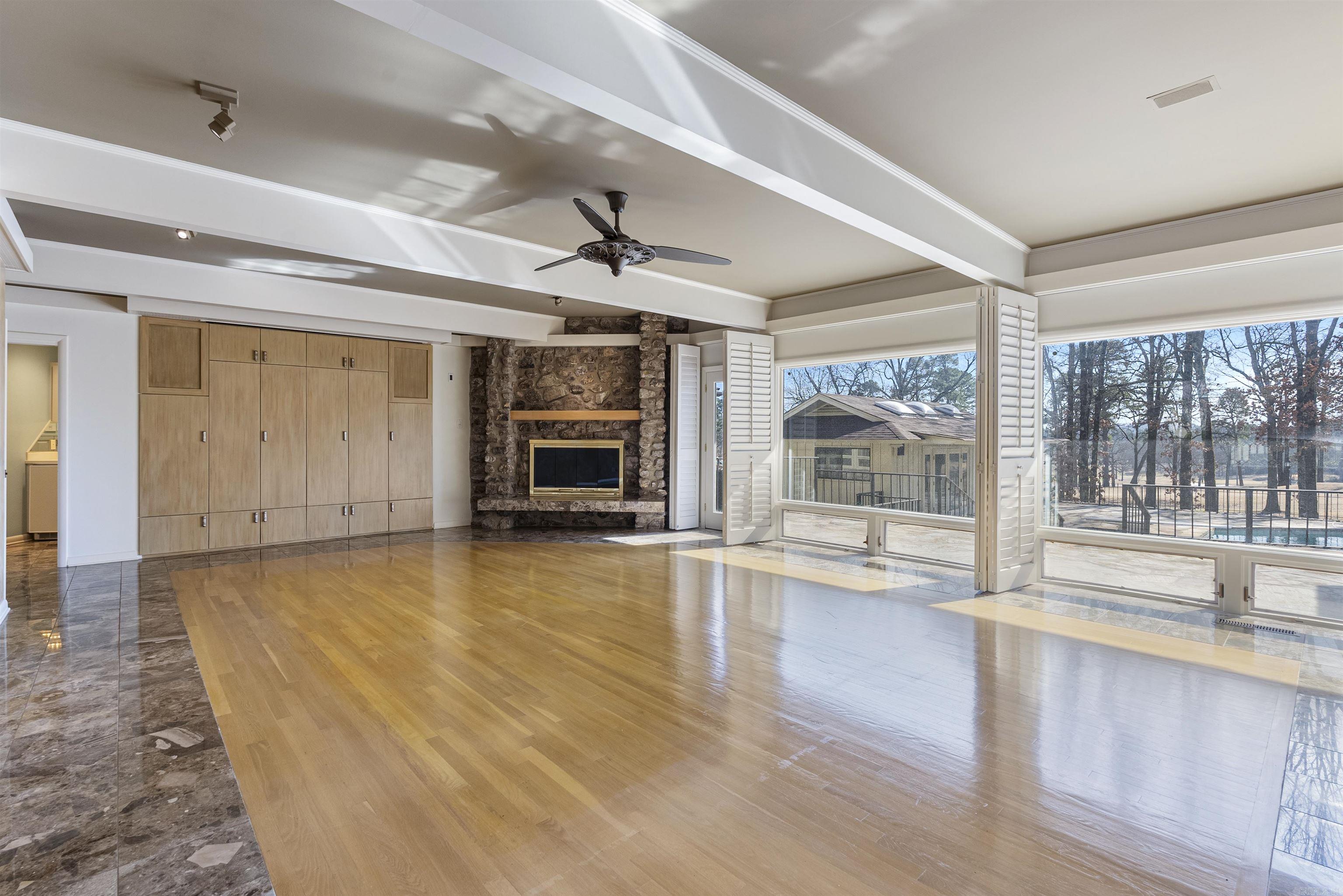 PLEASANT VALLEY - Residential