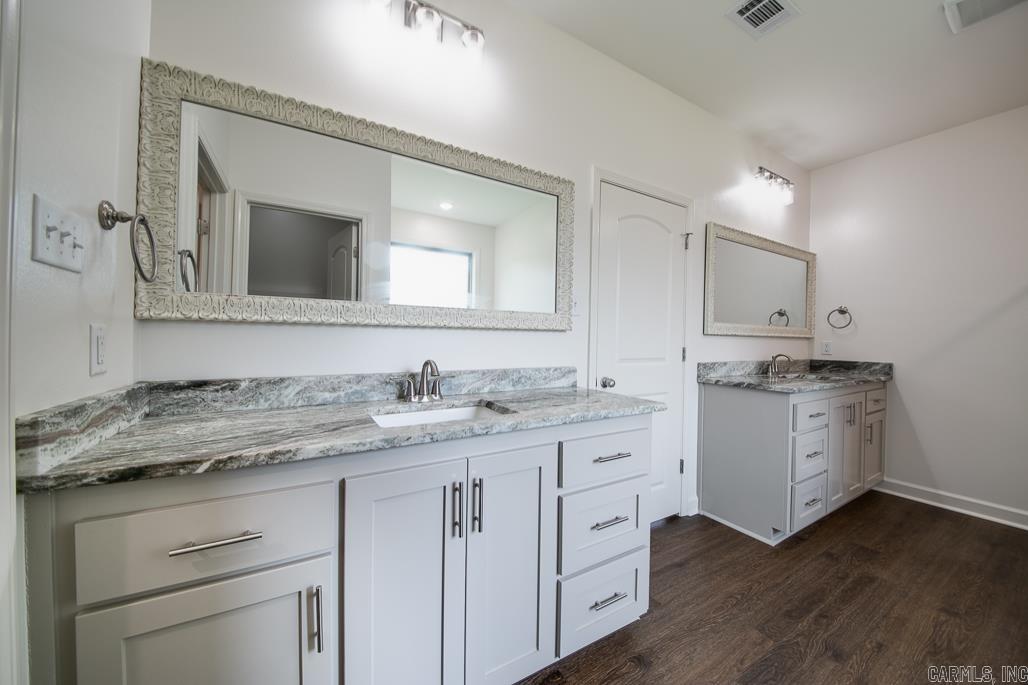 MOUNT TABOR ESTATES - Residential Lease