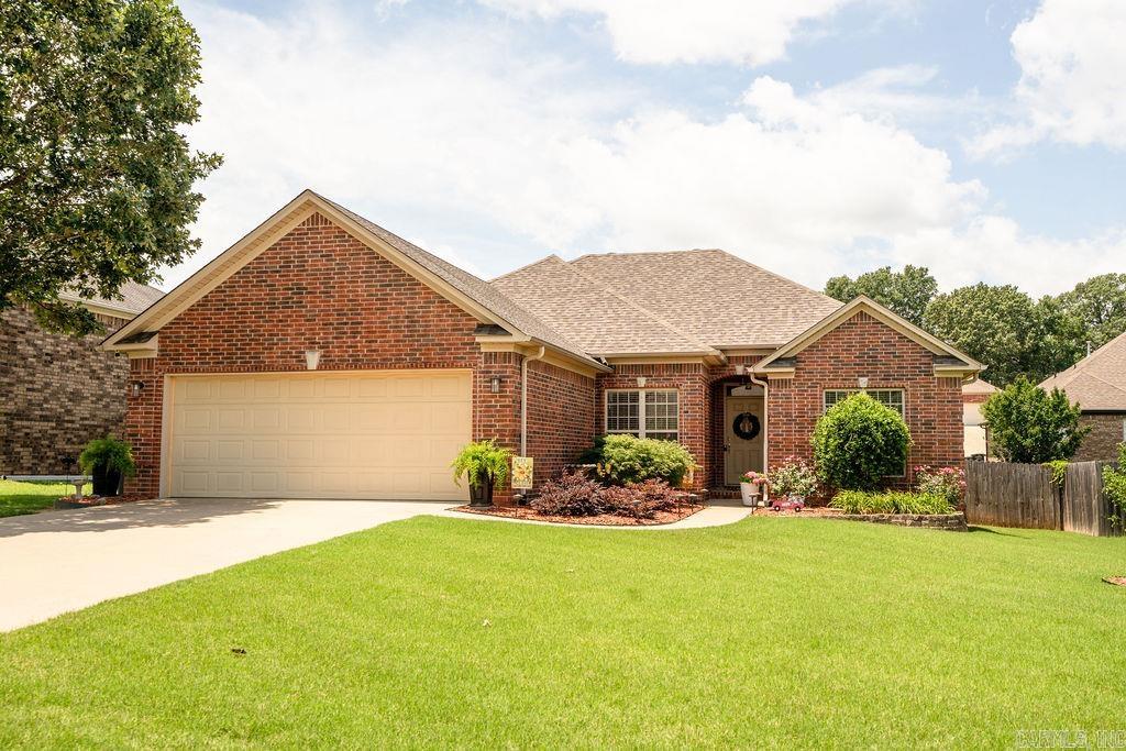 Move-in ready immaculate 3 bed/2 bath home at the back entrance of Jacksonville Air Force Base. This 2024 new roof and HVAC-updated home is ready for you. You’ll find that it also has a 2021 water heater and updated garage door springs and service in 2023. HUGE bonus 8x16 shop, which includes a 4x16 porch and an 8x16 lean-to, is another huge bonus feature. The backyard is fenced and offers plenty of privacy. This home has beautiful hand-scraped bamboo flooring throughout, spacious rooms that allow ample natural light into all the rooms, Kitchen has undercounter lights, large kitchen island, pantry, and room to have a large dining table for our family and friends to gather.