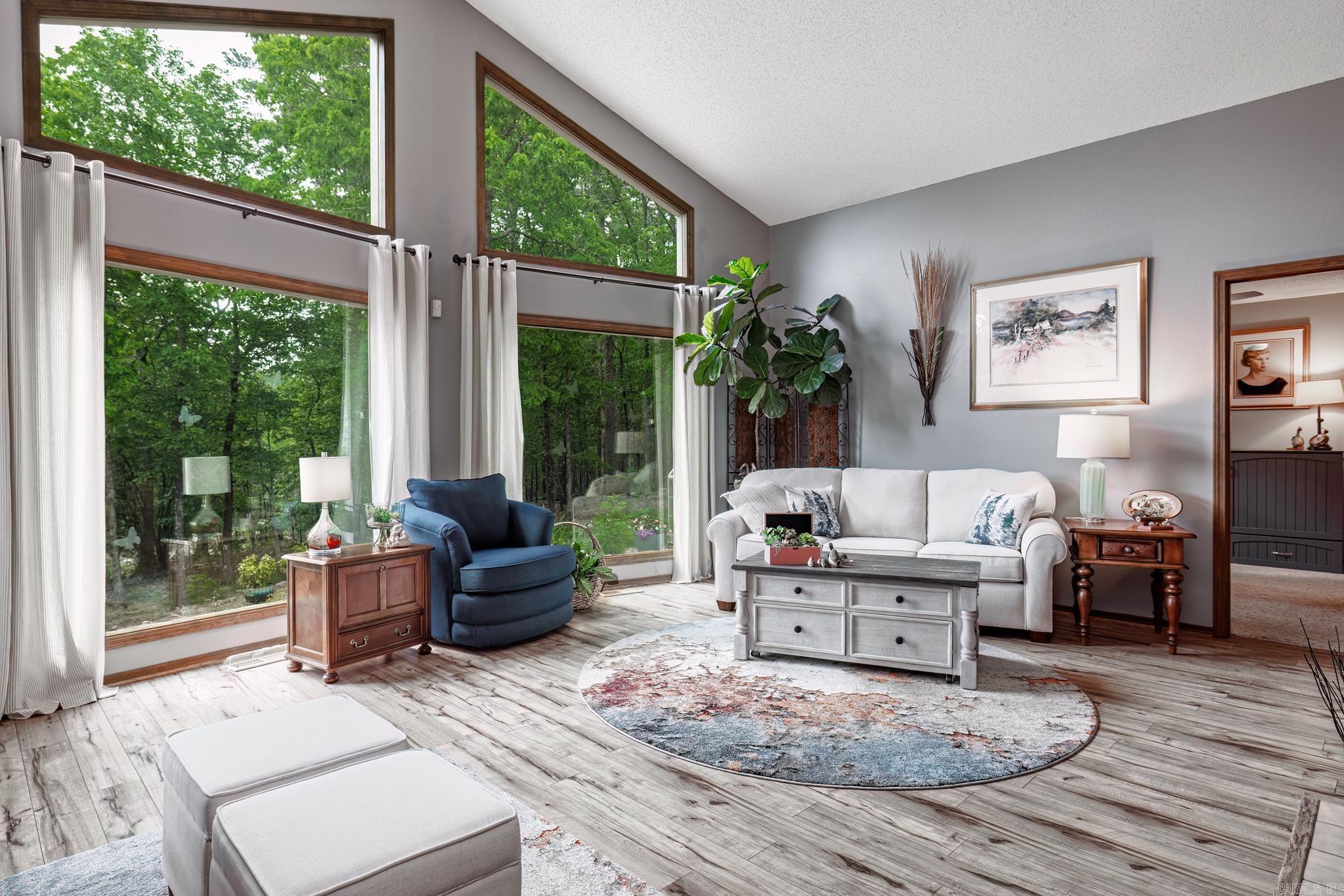 BALENCIAGA - Residential