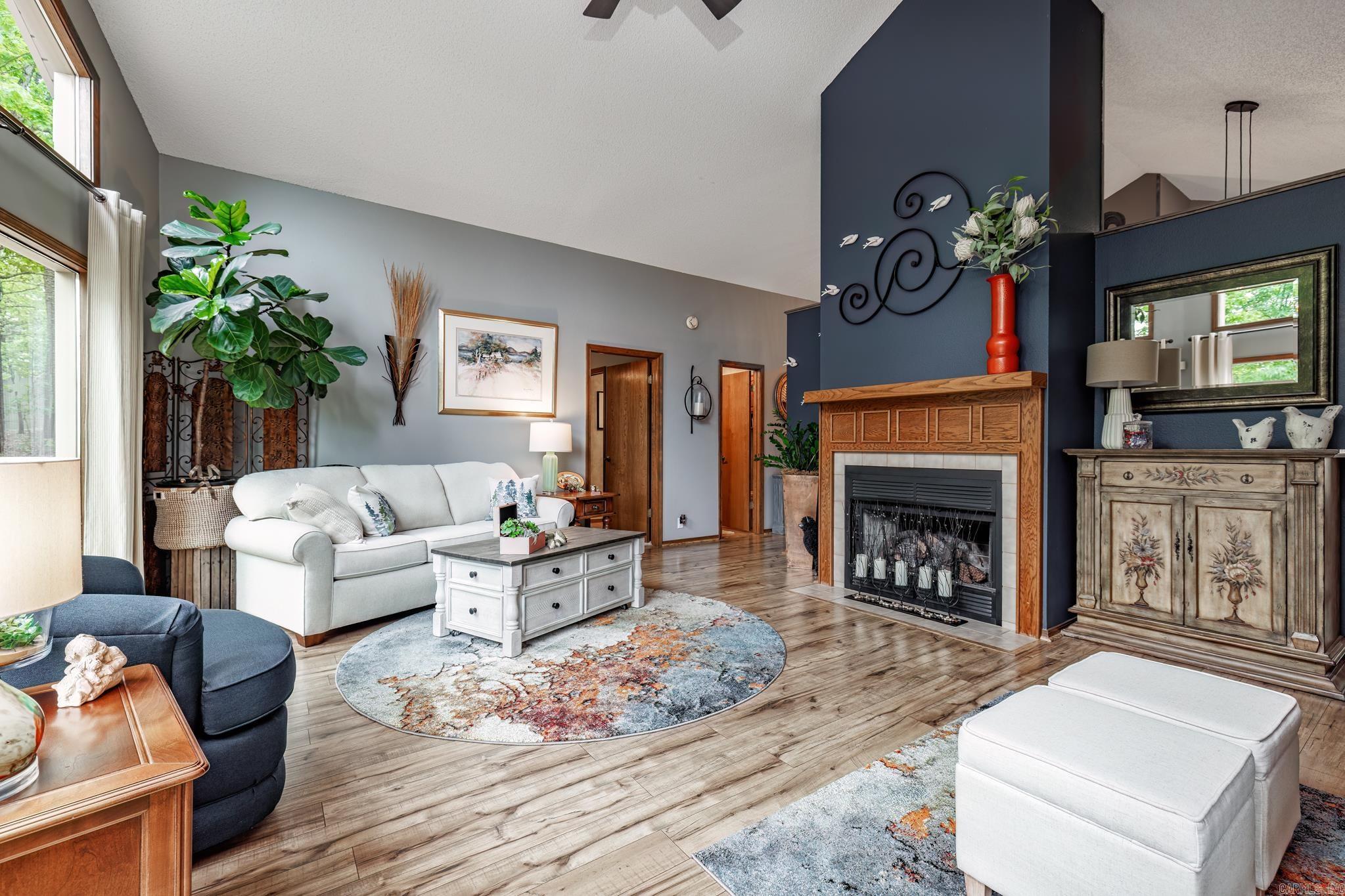 BALENCIAGA - Residential