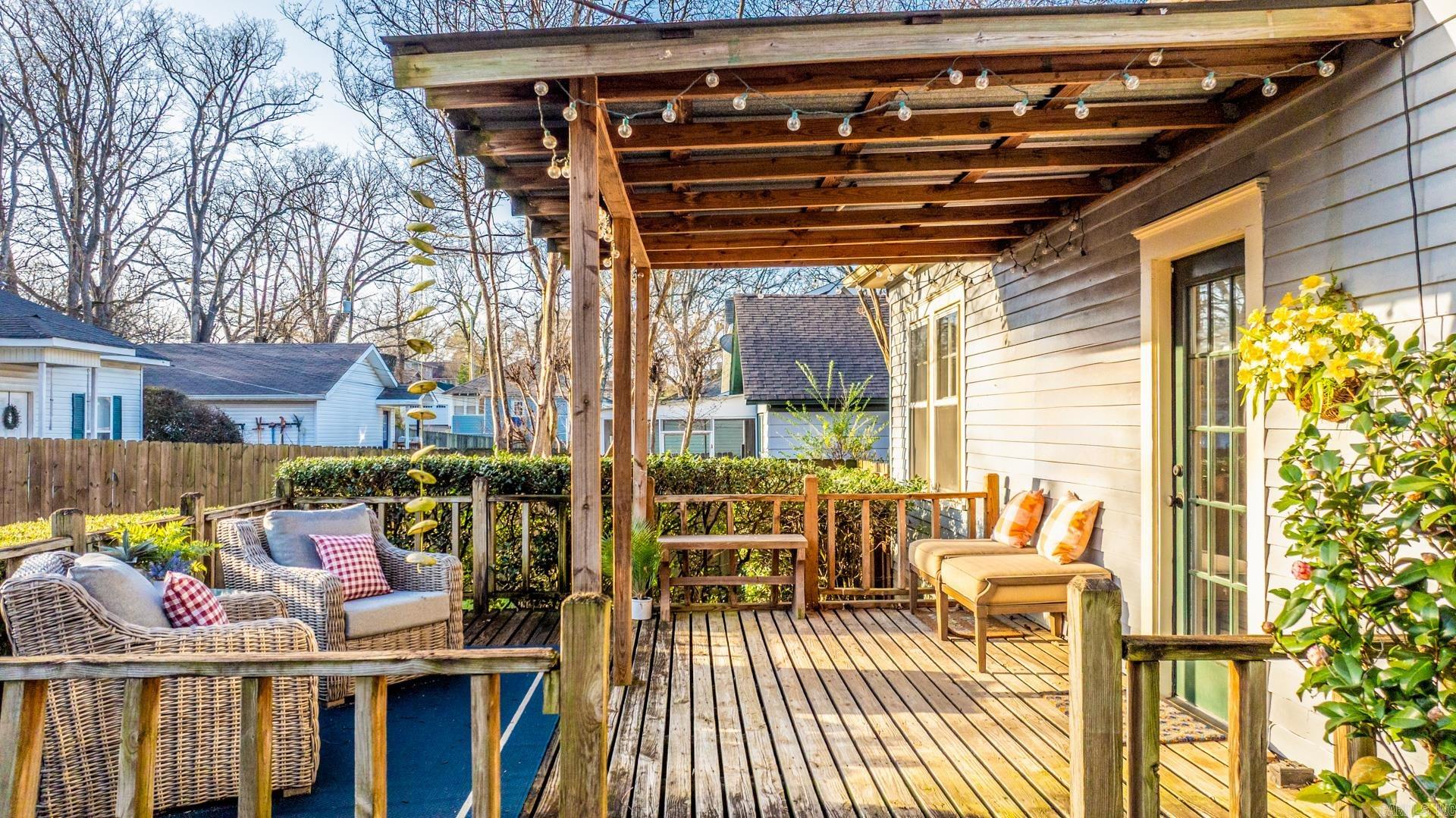 ELMHURST - Residential