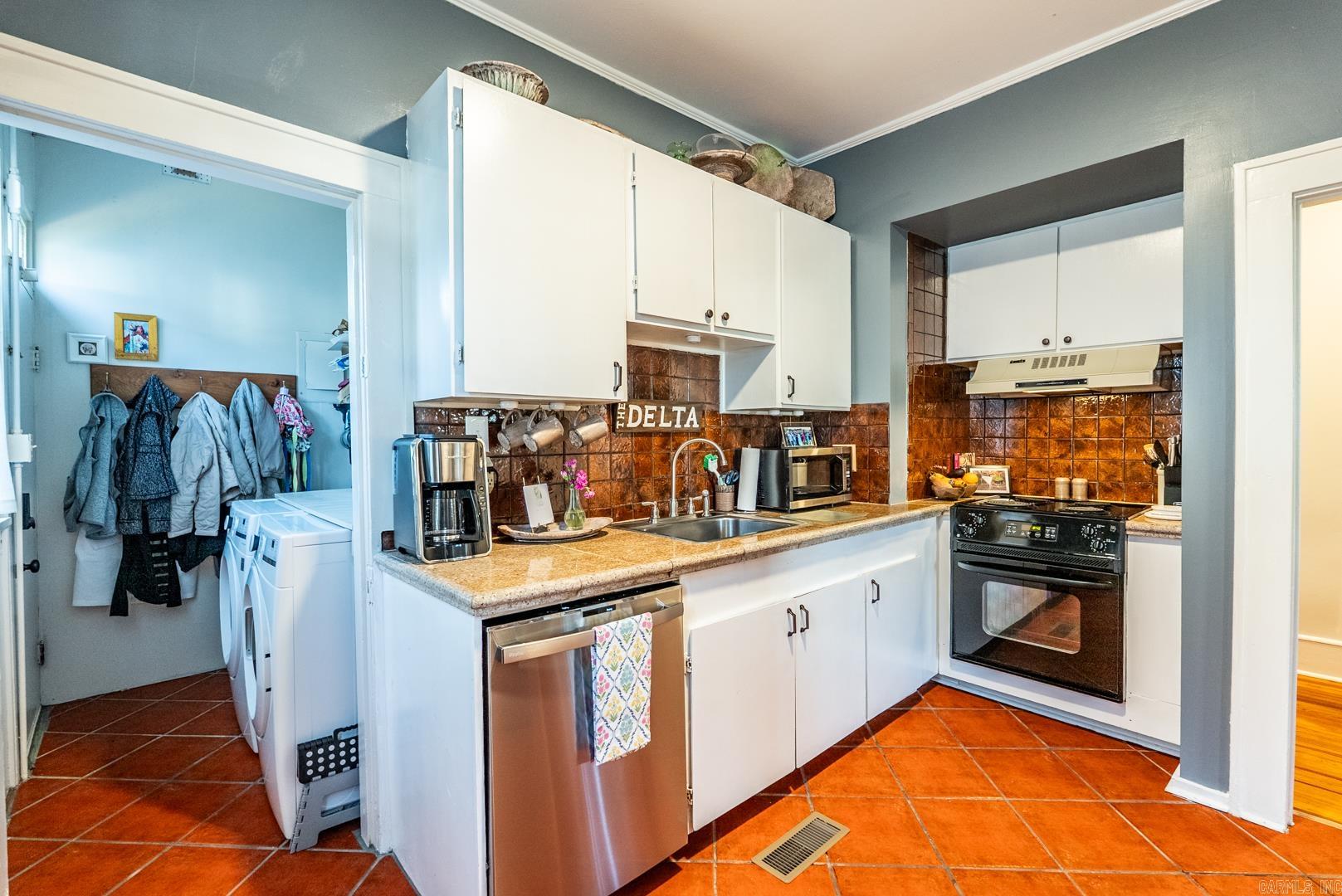 ELMHURST - Residential