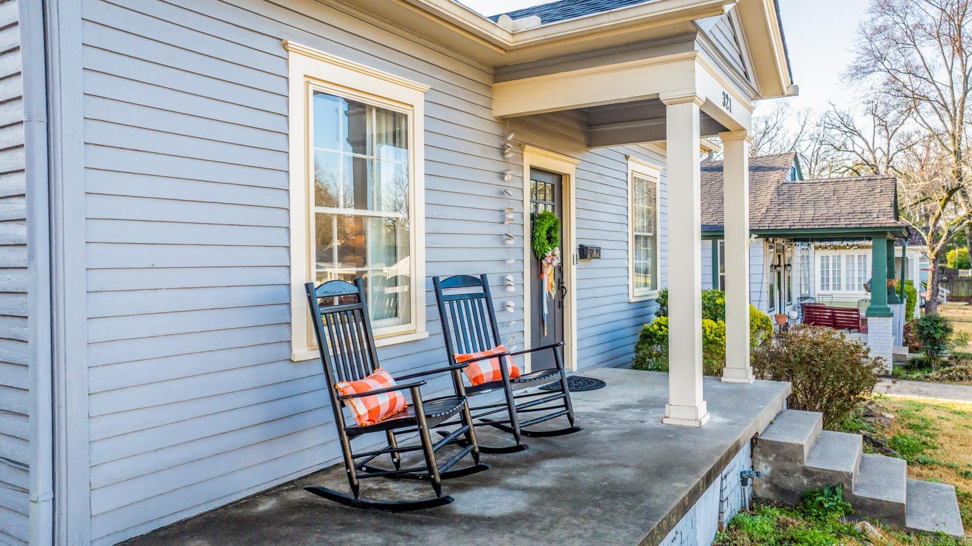 ELMHURST - Residential