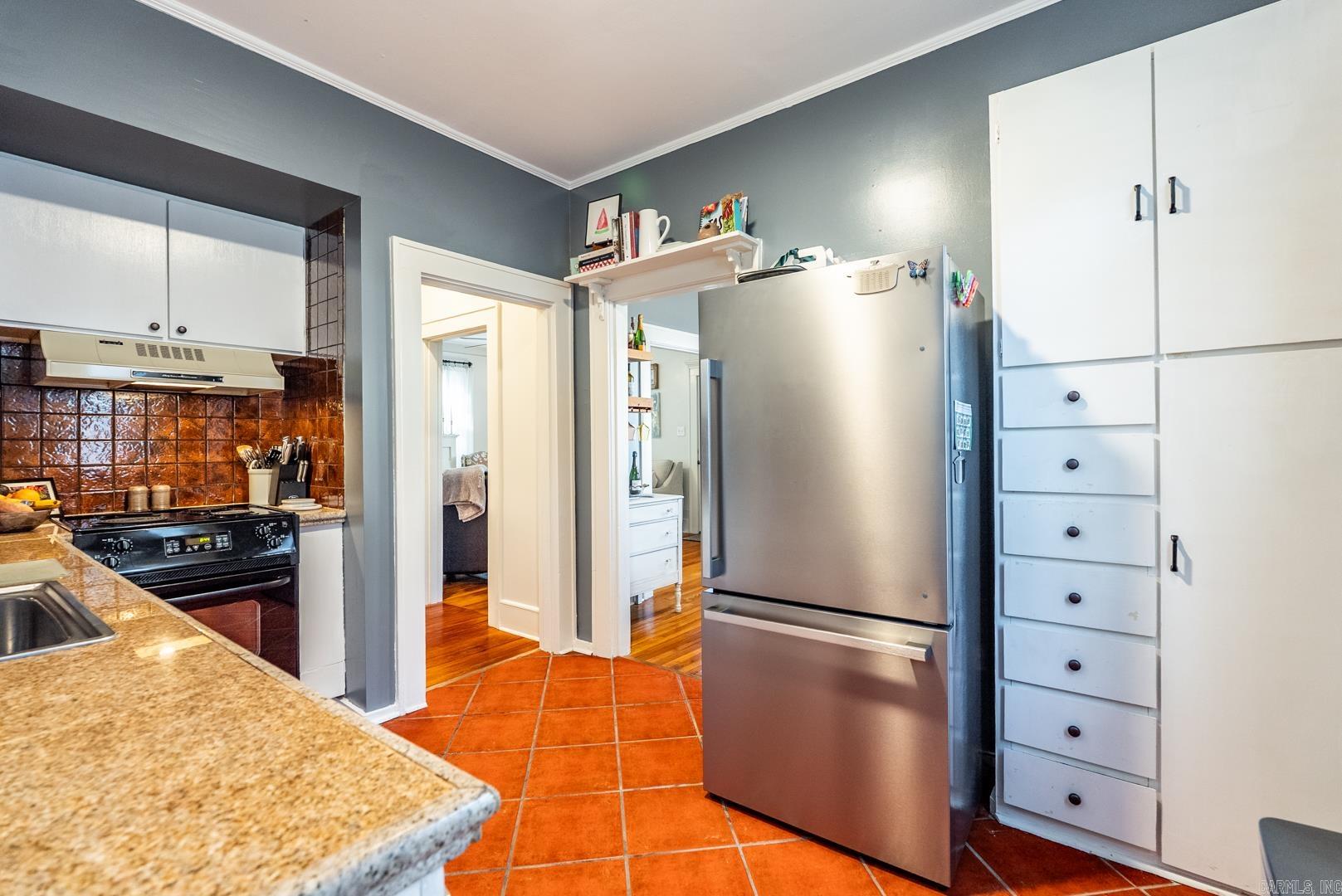 ELMHURST - Residential