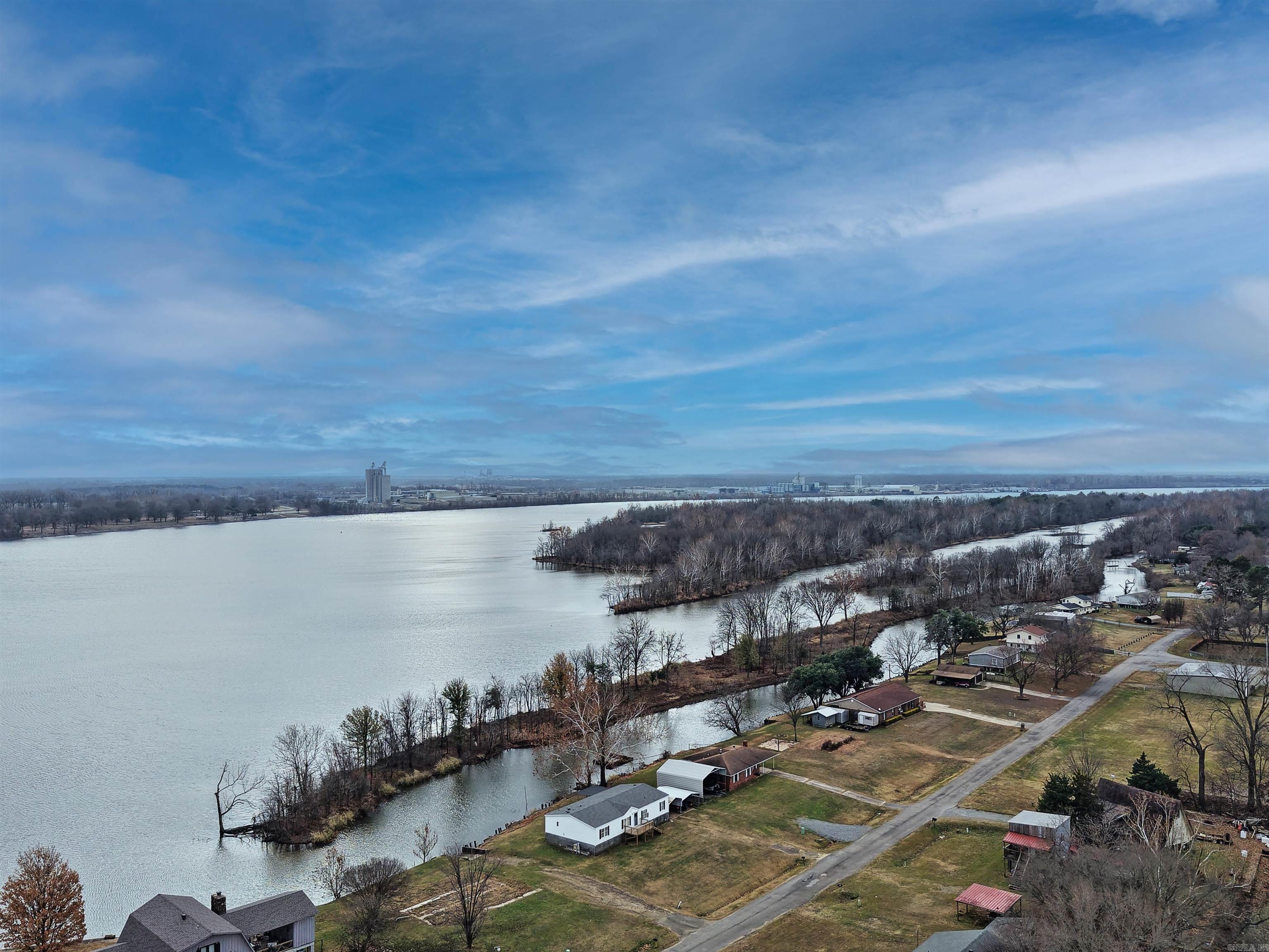 ISLAND HARBOR EST - Residential