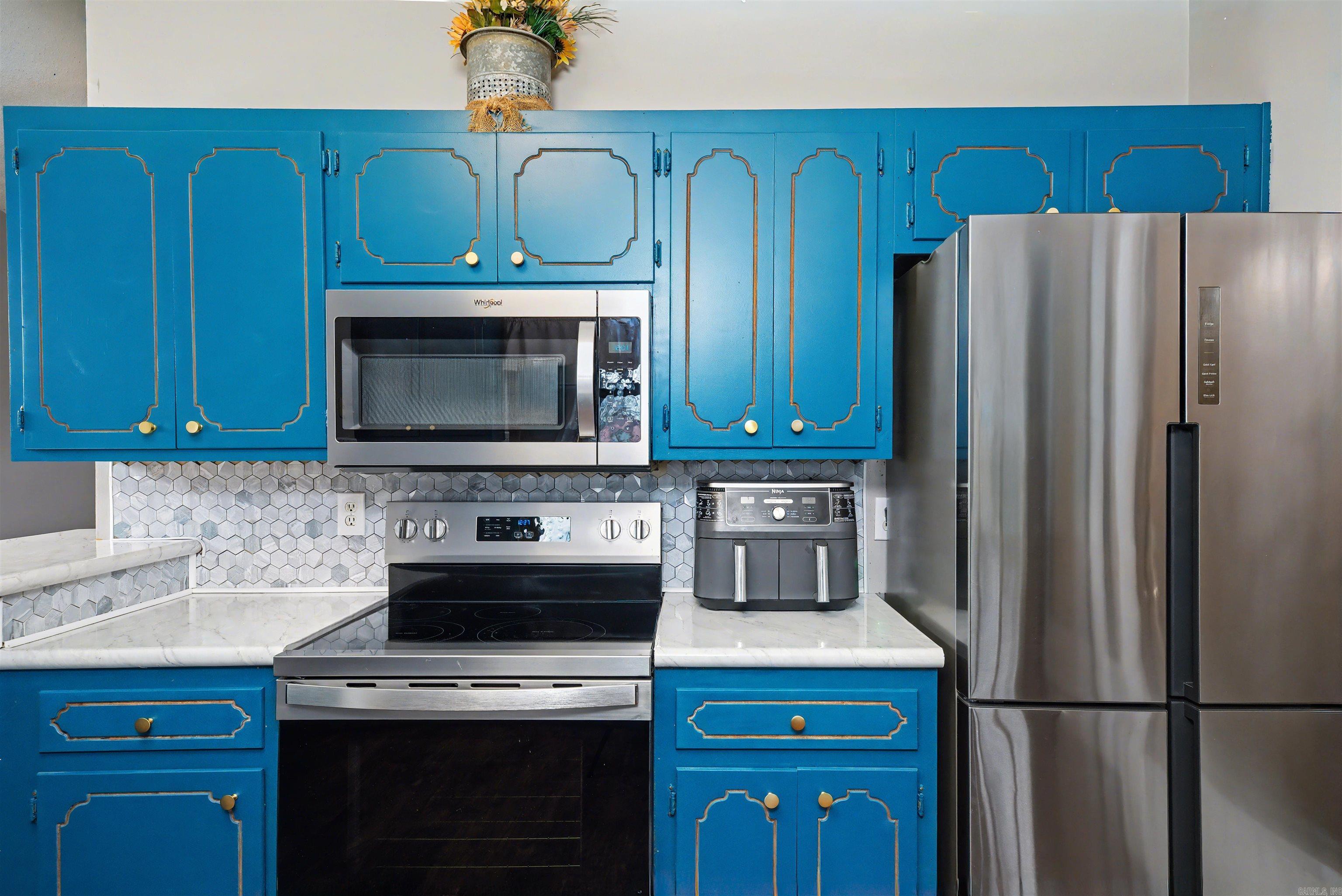 ISLAND HARBOR EST - Residential