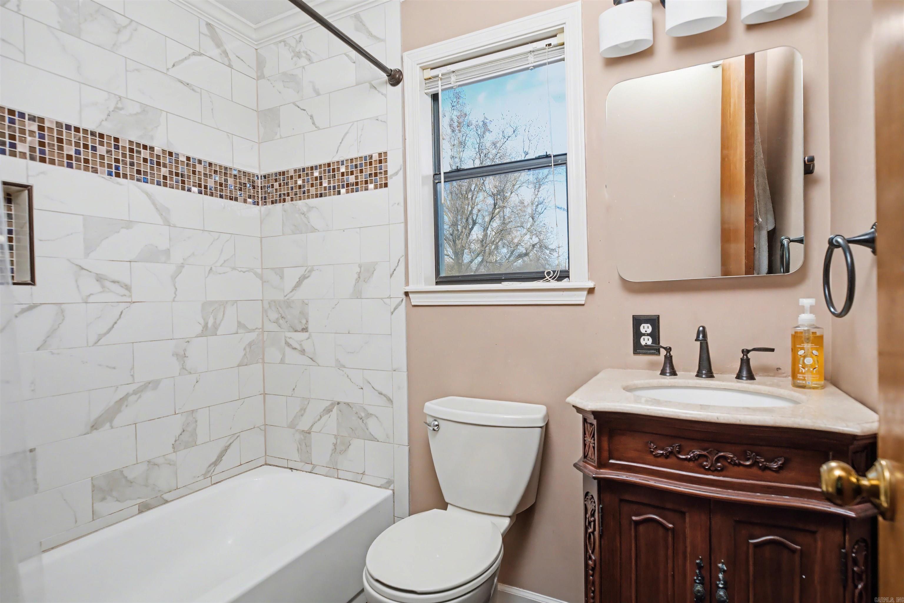 ISLAND HARBOR EST - Residential