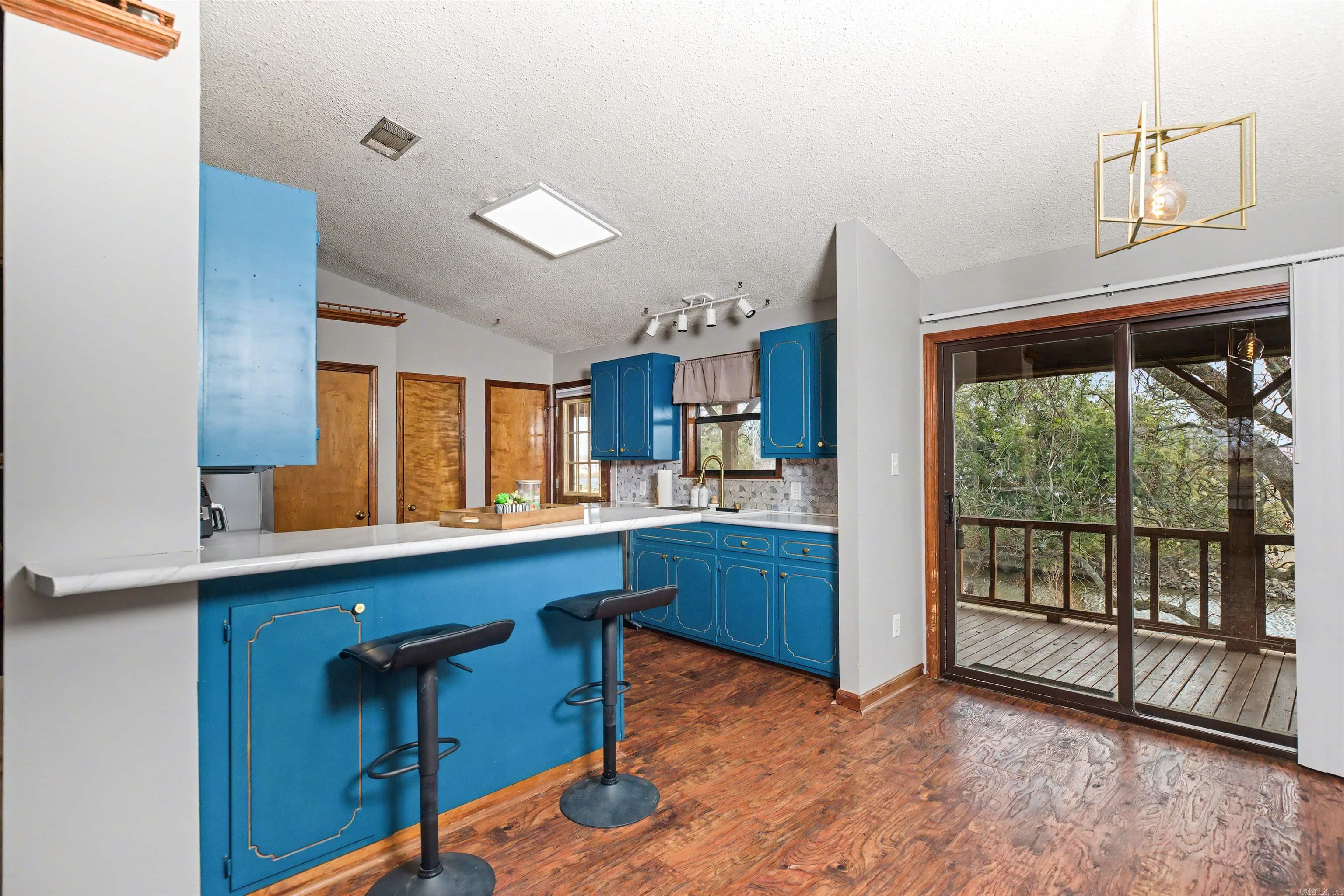 ISLAND HARBOR EST - Residential