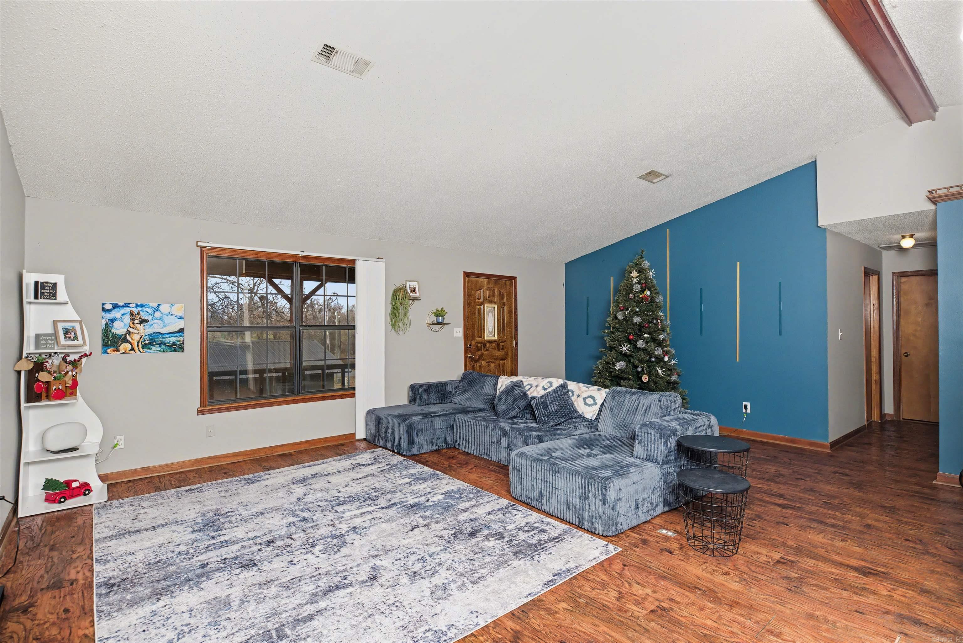 ISLAND HARBOR EST - Residential