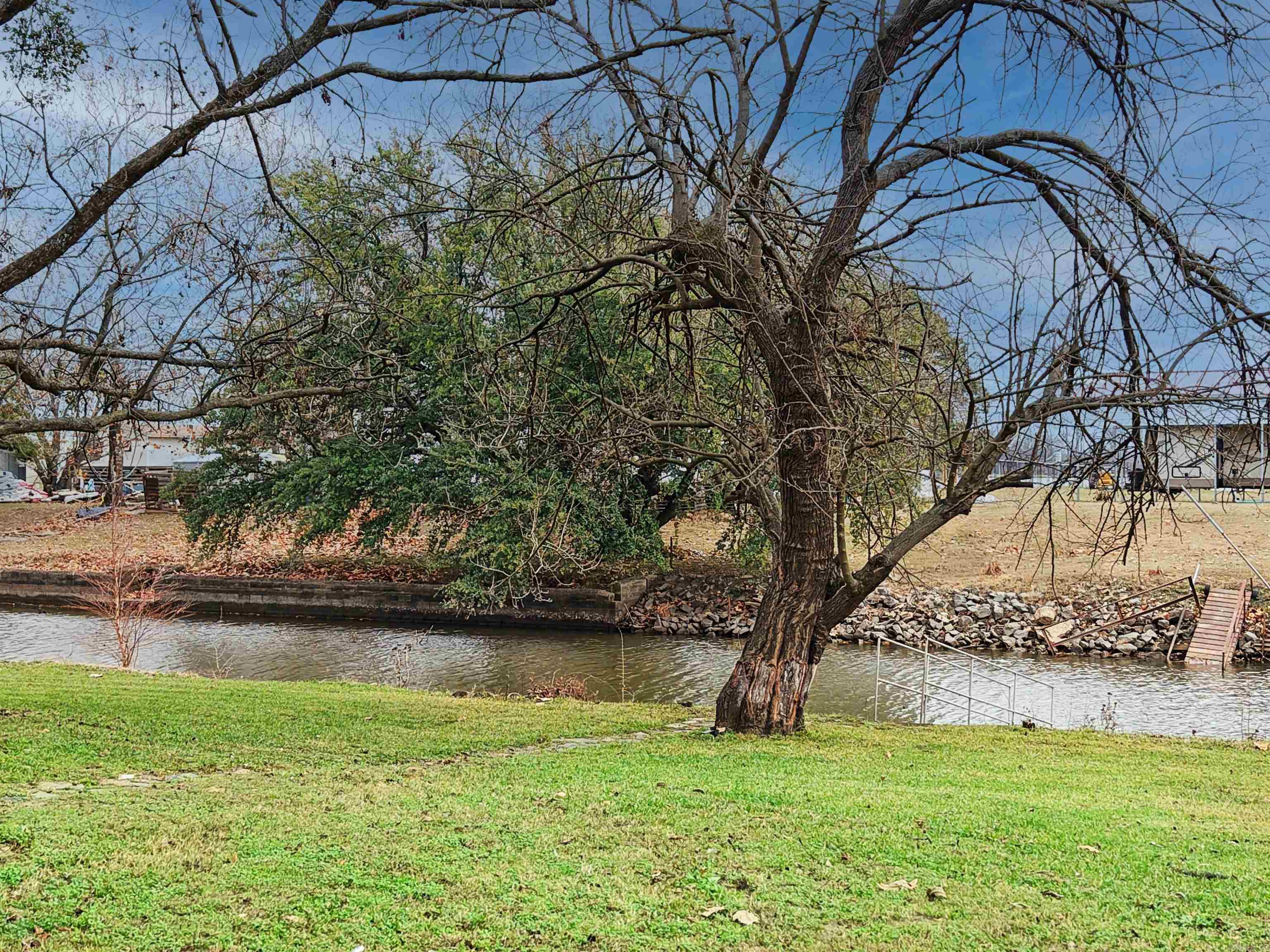 ISLAND HARBOR EST - Residential