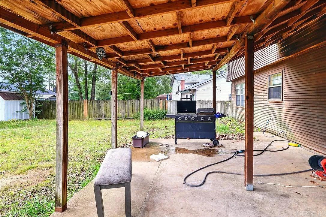 EAST MEADOW - Residential