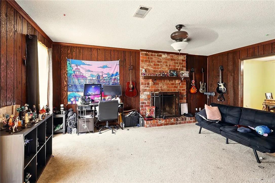 EAST MEADOW - Residential