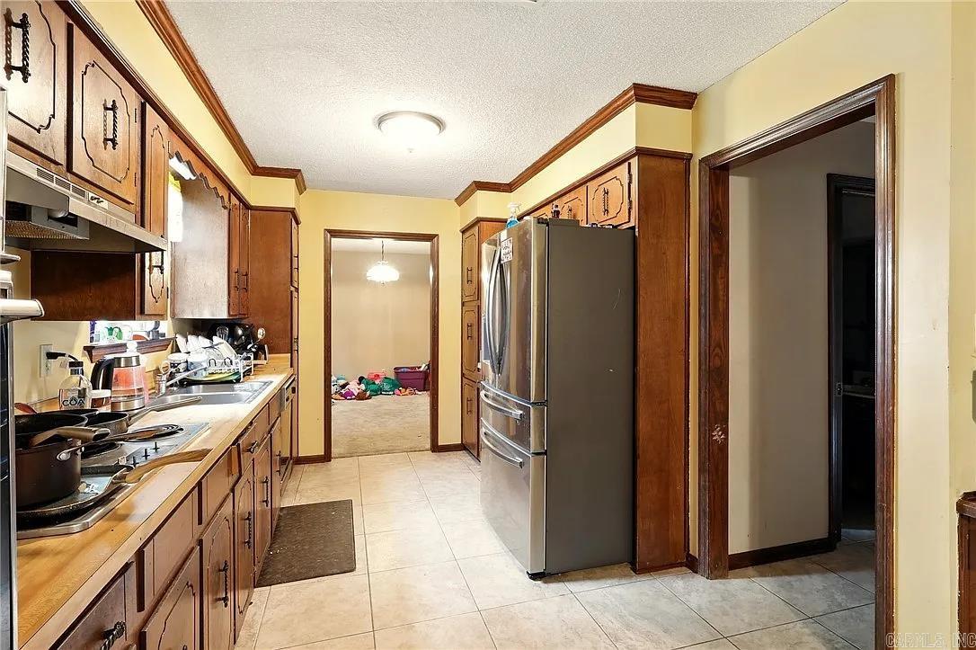 EAST MEADOW - Residential