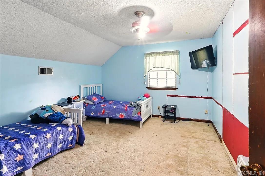 EAST MEADOW - Residential