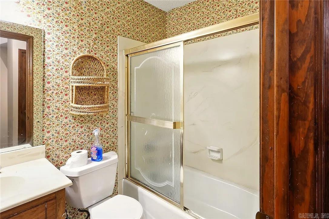 EAST MEADOW - Residential