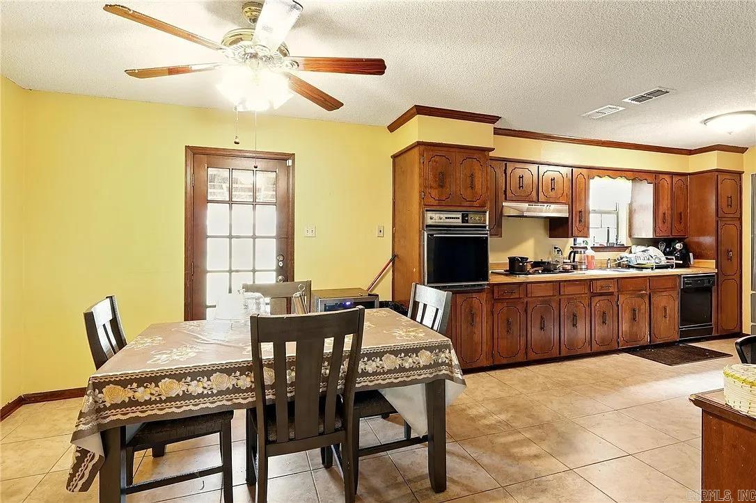 EAST MEADOW - Residential