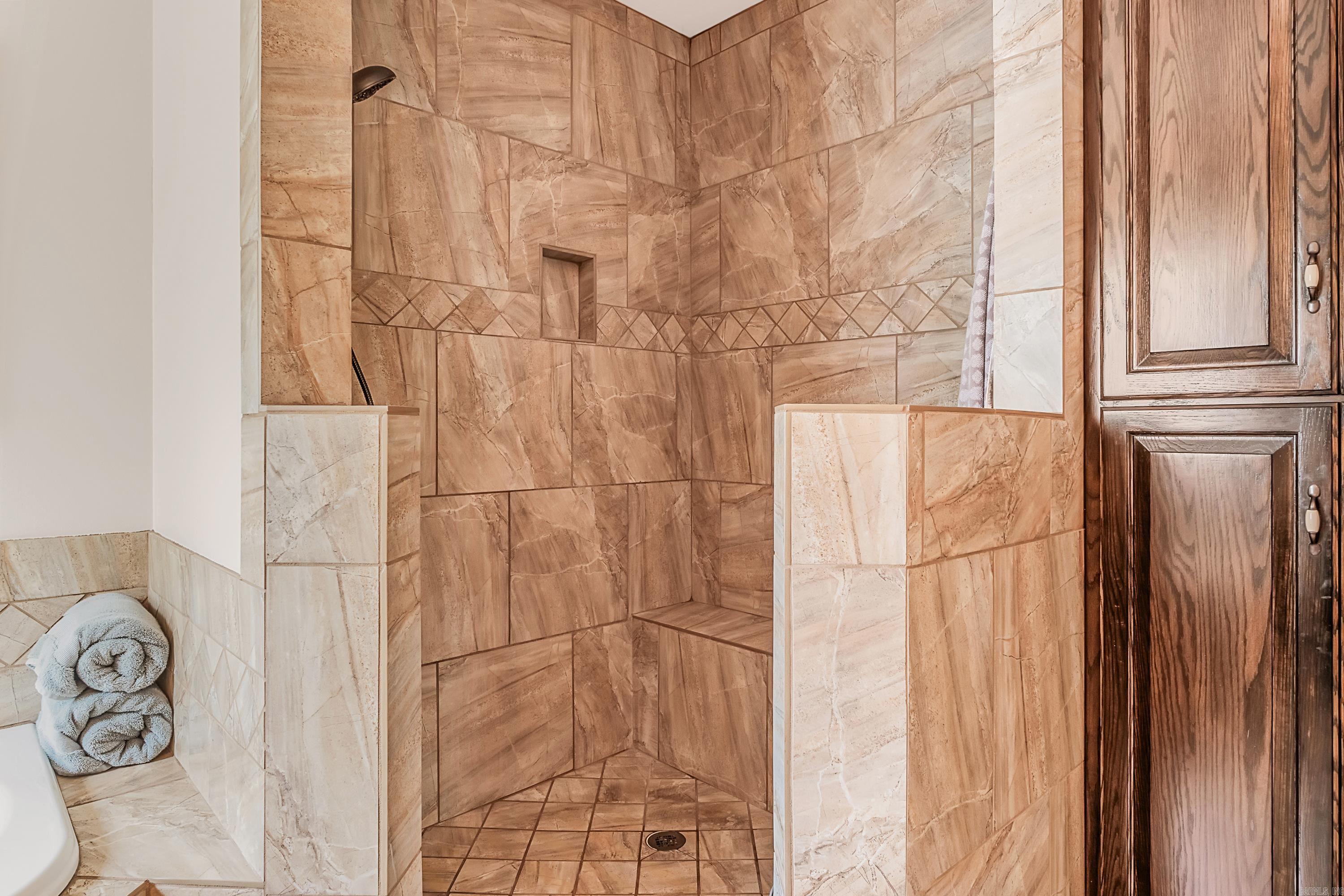 LAKEVIEW ACRES - Residential