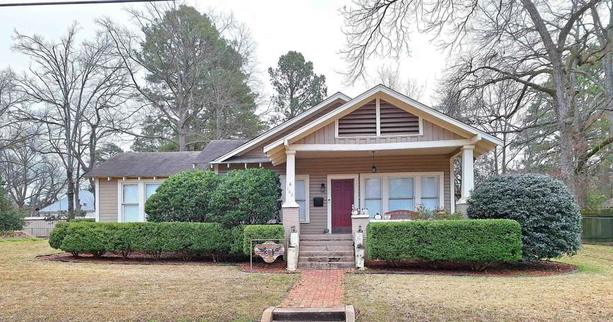 Welcome, This charming home offers a perfect blend of comfort and convenience in a prime location. Featuring spacious living areas, several updates and finishes, and a well-maintained interior, this property is ideal for anyone seeking a cozy and inviting space. With a beautifully landscaped yard and proximity to local amenities, and potential for additional usage with property and lot at 404 S Edwards, it’s a must-see! Don’t miss the opportunity to make this house your home—schedule a tour today!