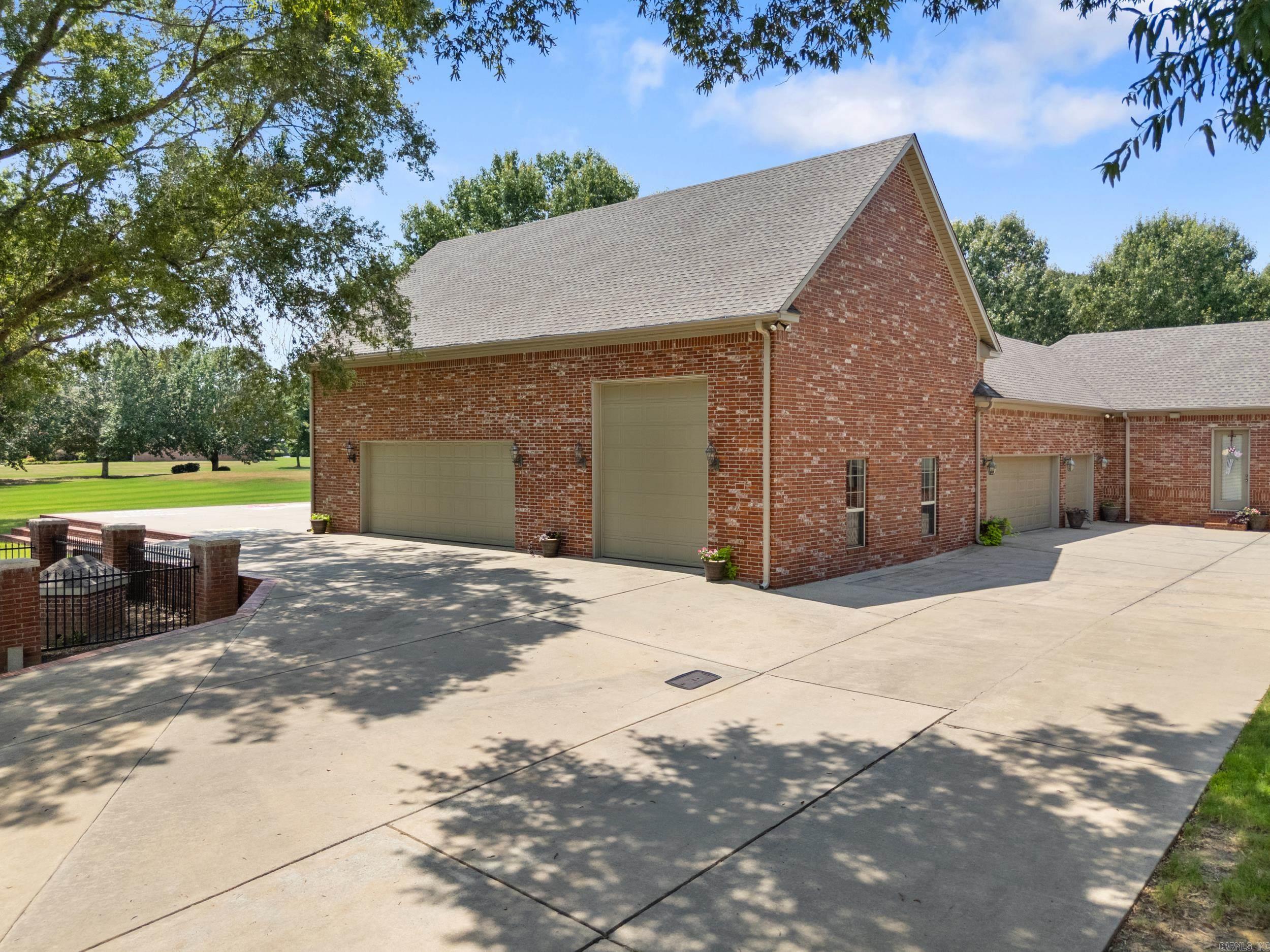 WESTIN ESTATES - Residential