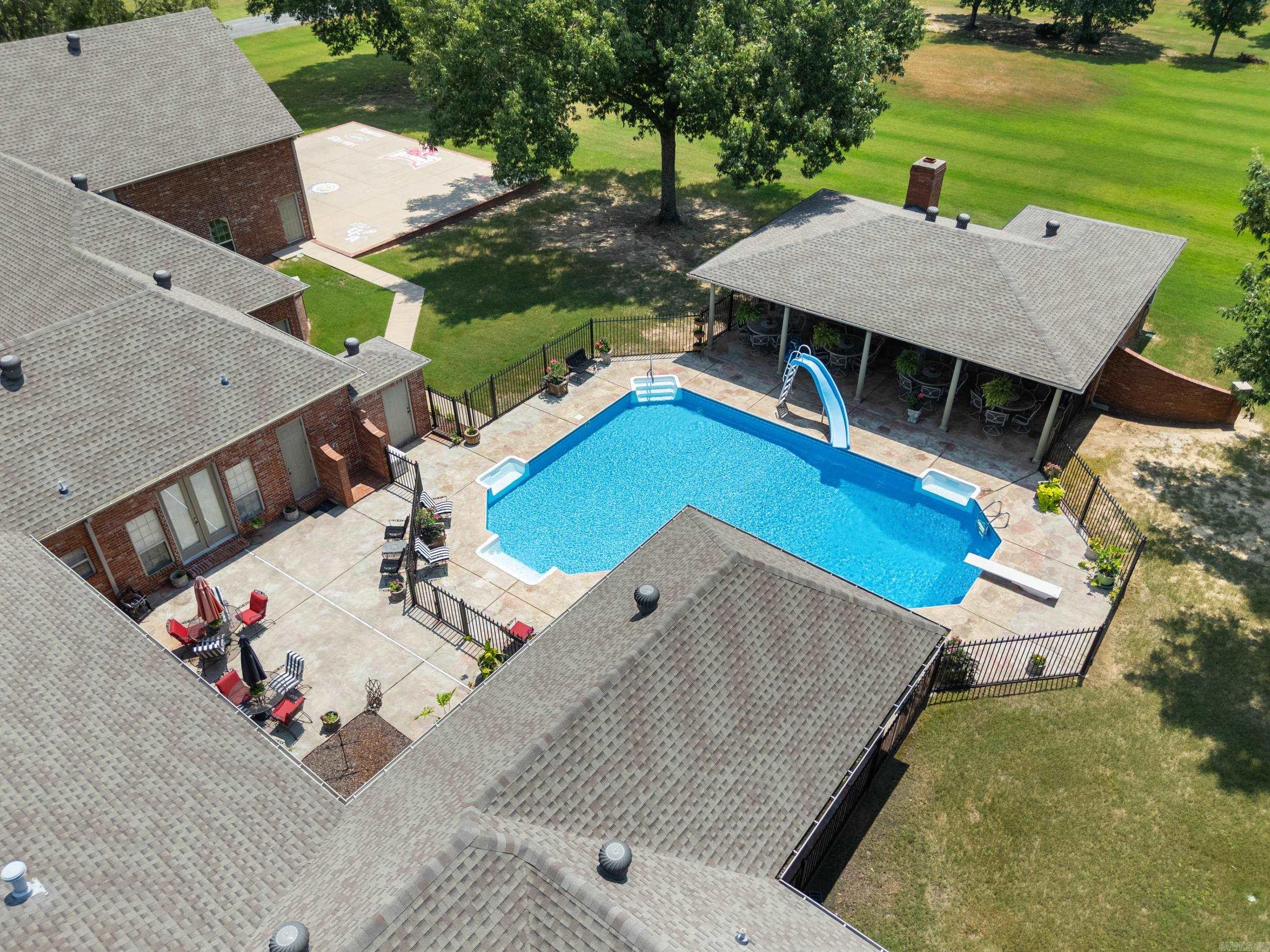 WESTIN ESTATES - Residential