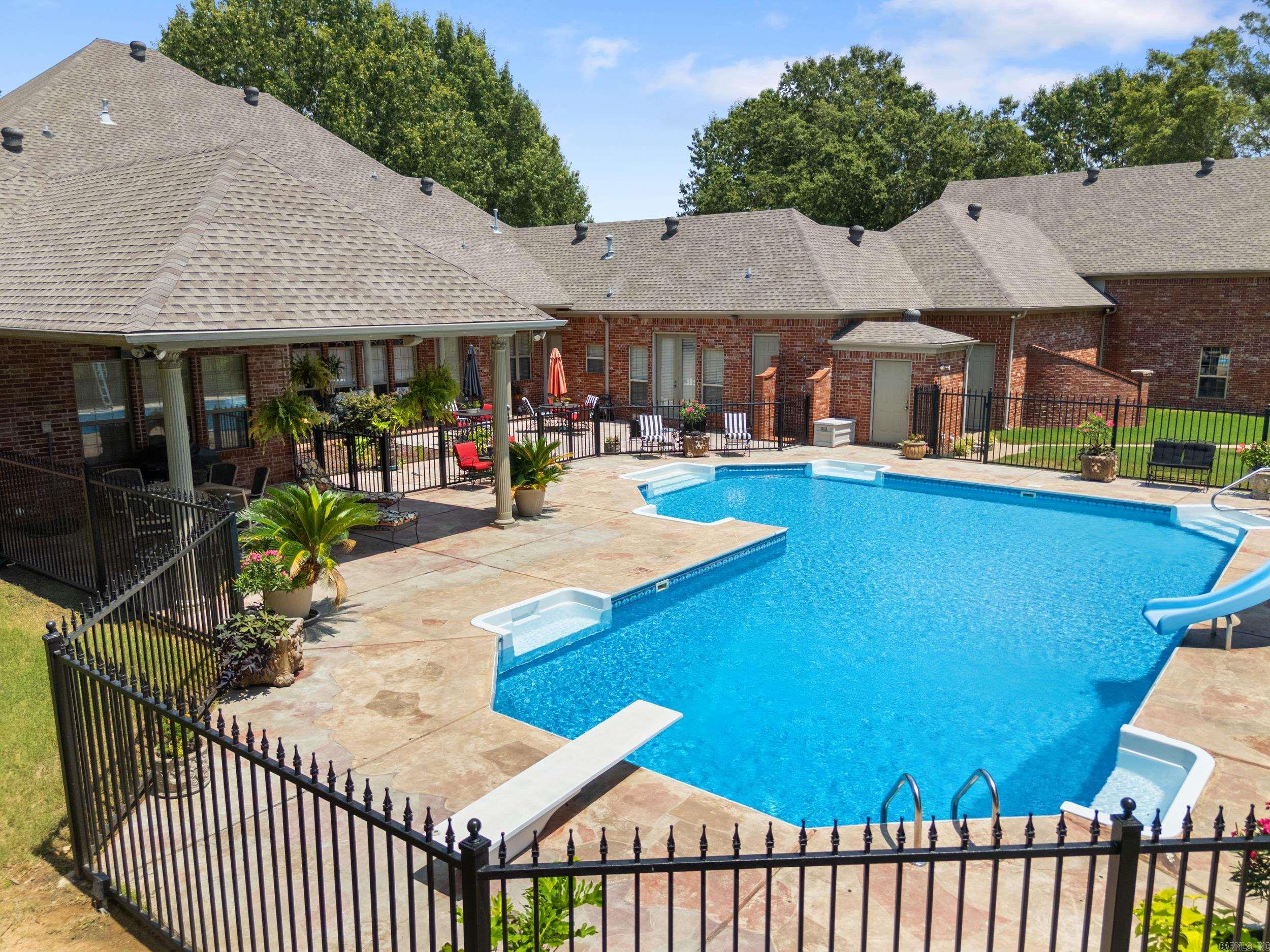 WESTIN ESTATES - Residential