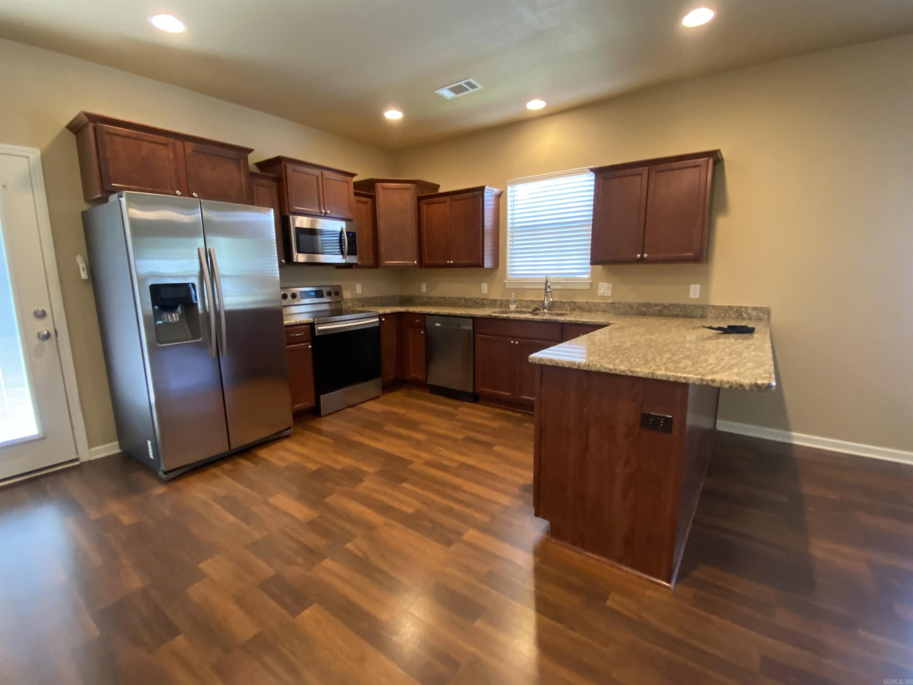 GOLF LINKS GARDENS - Residential