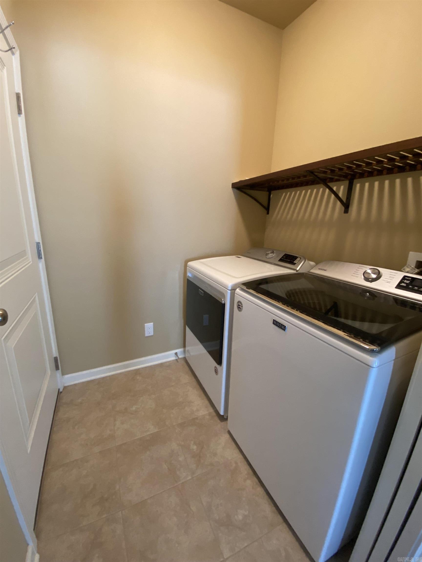 GOLF LINKS GARDENS - Residential