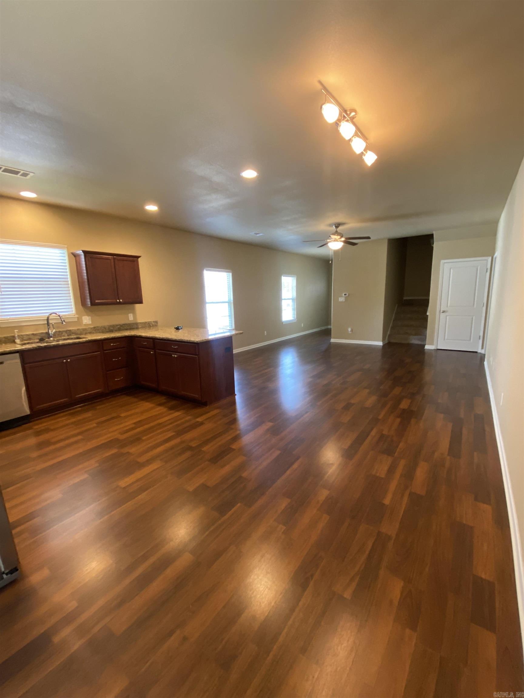 GOLF LINKS GARDENS - Residential