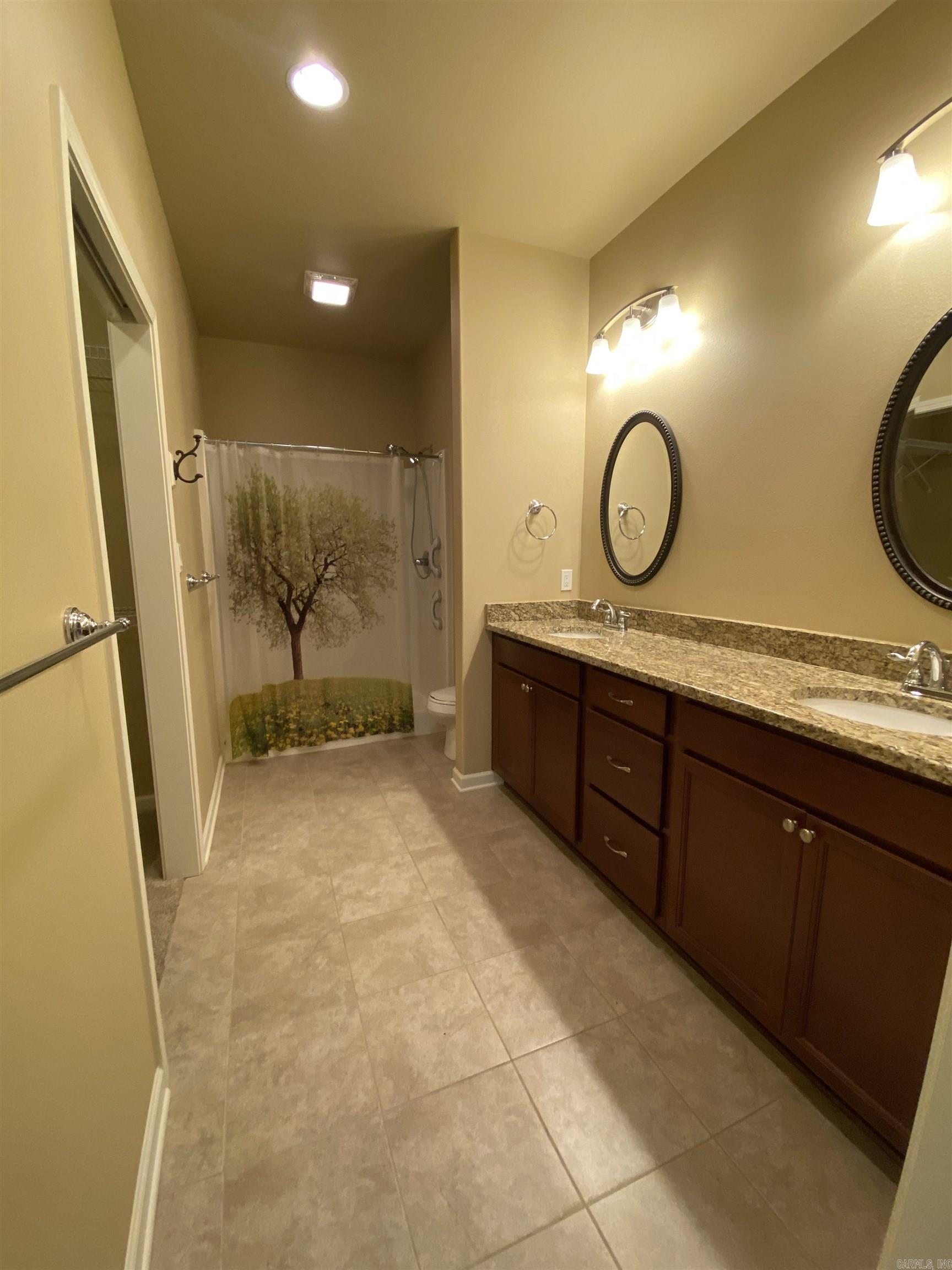 GOLF LINKS GARDENS - Residential