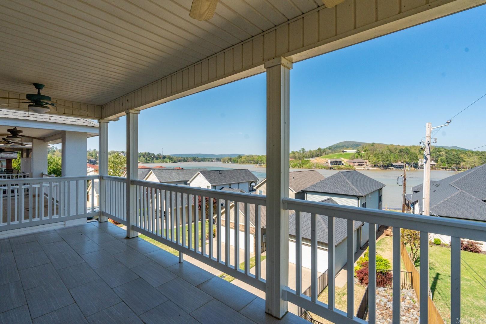 MAJESTIC LAKE VILLAGE TOWNHOMES - Residential