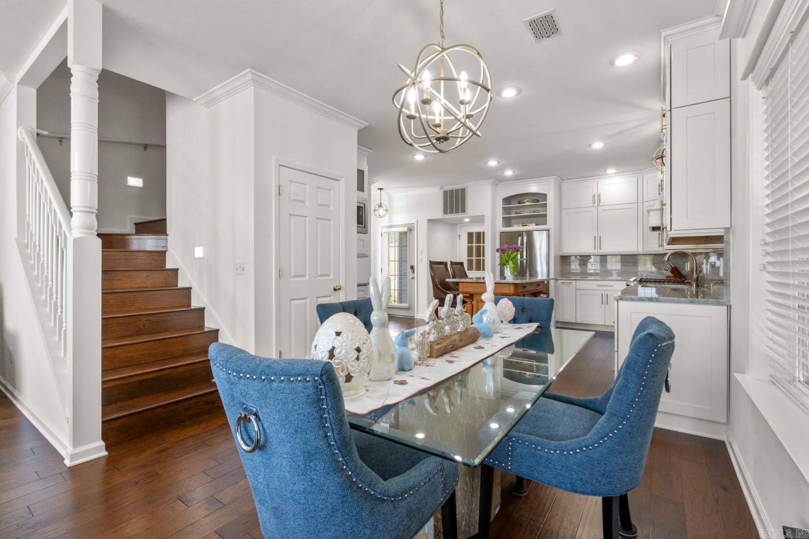 MAJESTIC LAKE VILLAGE TOWNHOMES - Residential