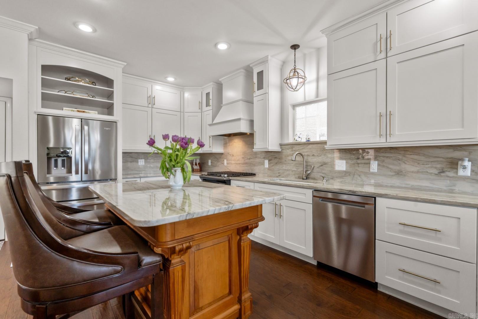 MAJESTIC LAKE VILLAGE TOWNHOMES - Residential