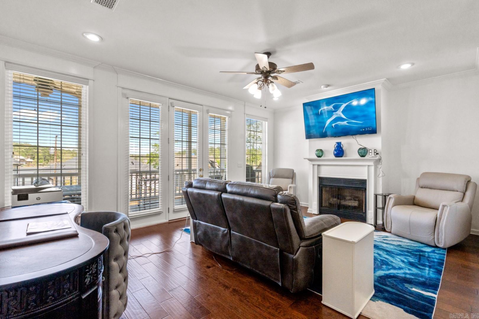MAJESTIC LAKE VILLAGE TOWNHOMES - Residential