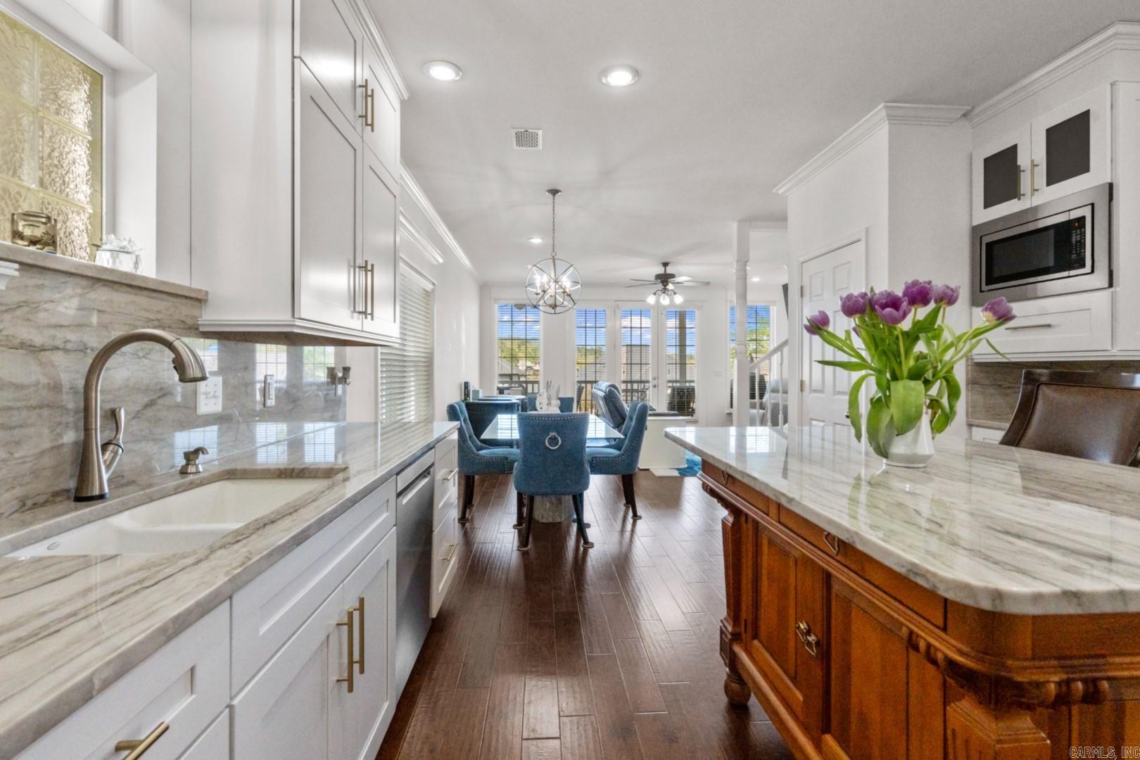 MAJESTIC LAKE VILLAGE TOWNHOMES - Residential