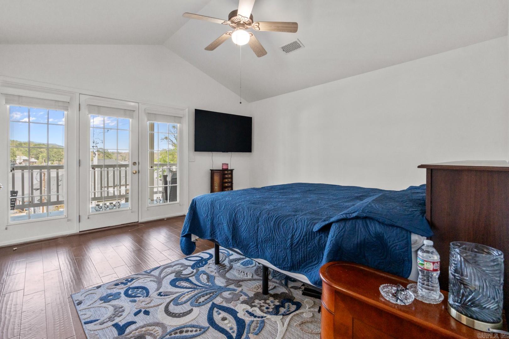 MAJESTIC LAKE VILLAGE TOWNHOMES - Residential